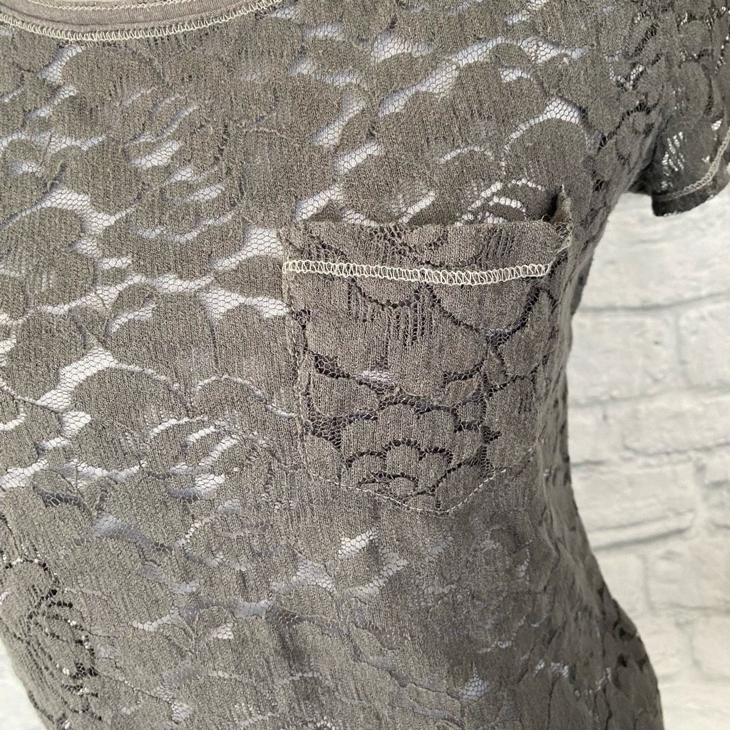 Hollister Hollister women S lace front short sleeve scoopneck top w/po Size S / US 4 / IT 40 - 3 Thumbnail
