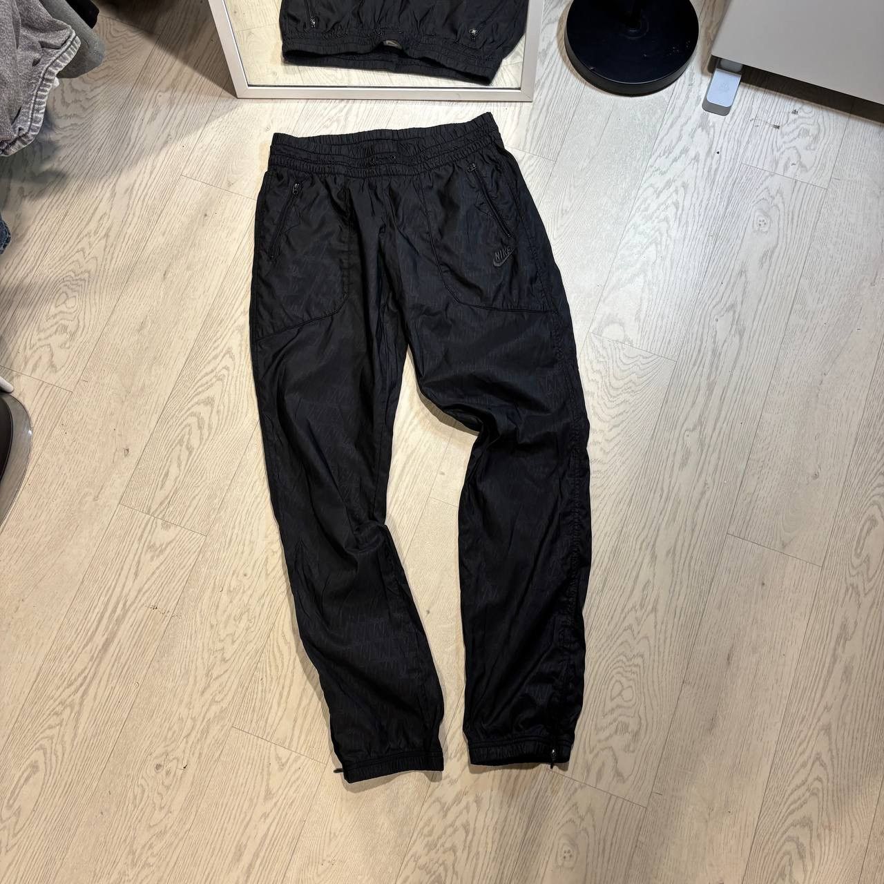 Nike Women’s Nike Vintage Nylon pants Size:L Size 28" / US 6 / IT 42 - 1 Thumbnail
