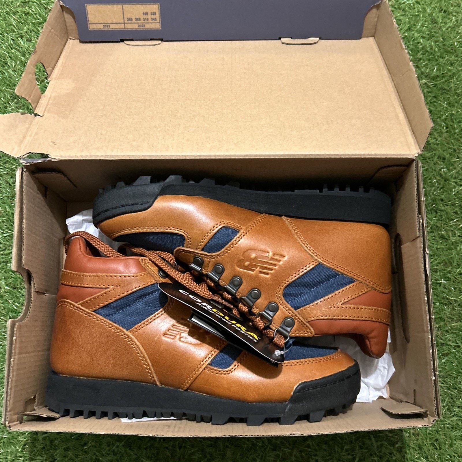 New Balance Men’s 6/Women’s 7.5 Hiking Trail Boots New Balance Rainier Size US 6.5 / EU 39-40 - 9 Thumbnail