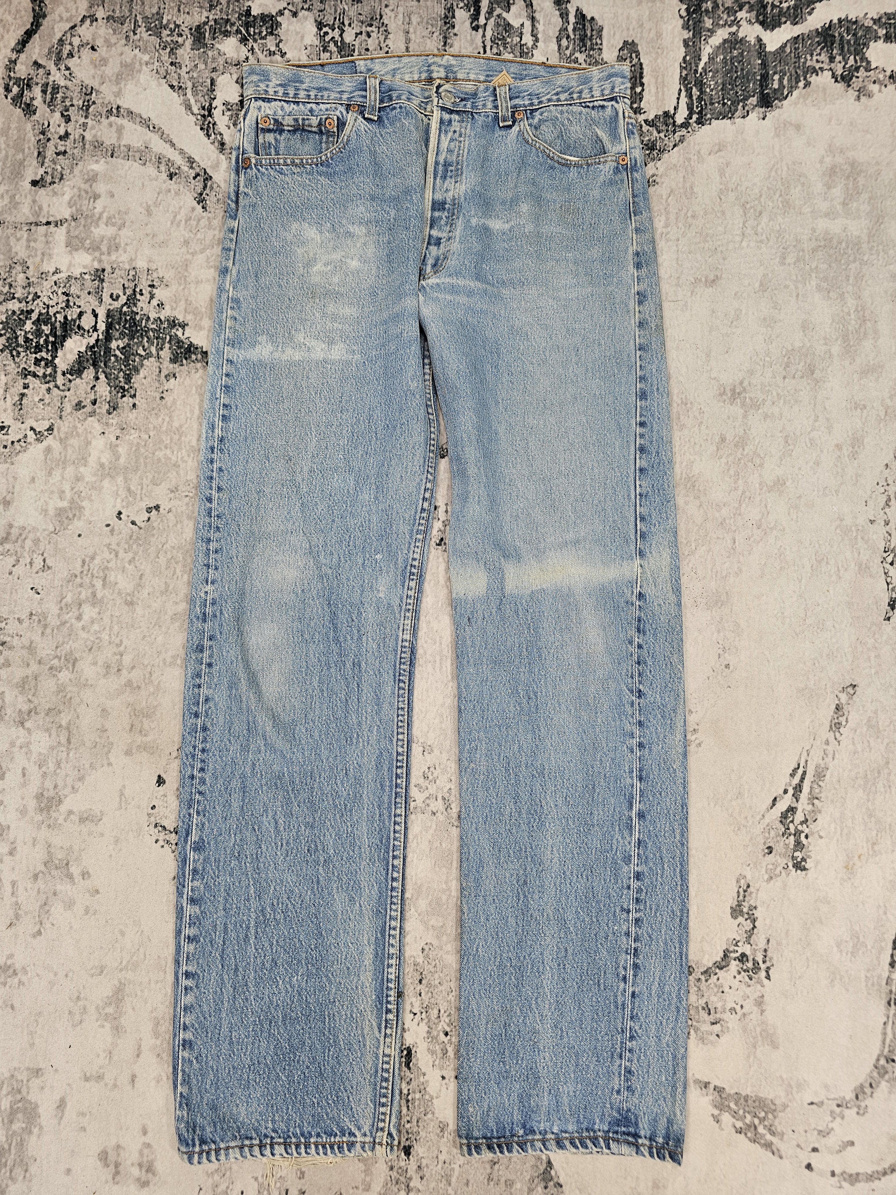 Levi's Vintage Clothing Vtg 90's LEVIS 501 Bleach Faded Blue Jeans Made In USA L0546 Size US 34 / EU 50 - 1 Thumbnail