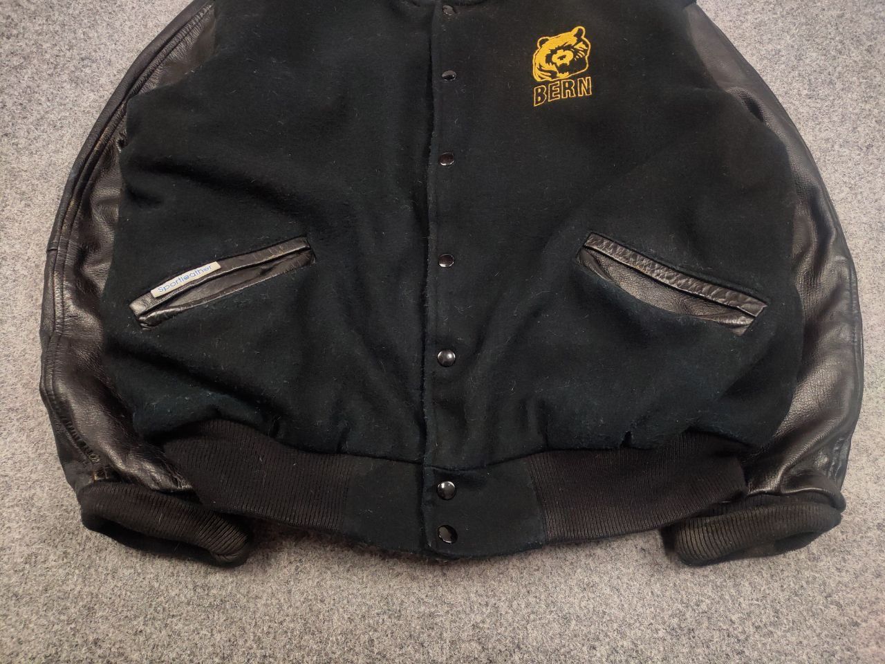 NBA Rare Vintage 90's Grizzlies Bern Wool Leather Bomber jacket Size US XL / EU 56 / 4 - 9 Thumbnail