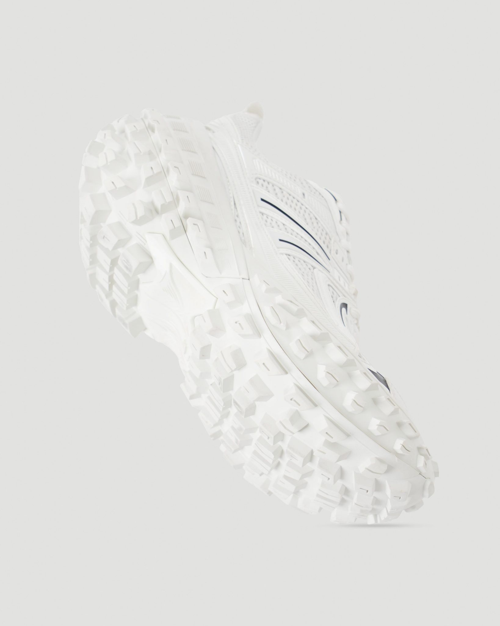 Balenciaga o1srvl11e1124 Bouncer Sneakers in White Size US 9 / IT 39 - 3 Thumbnail