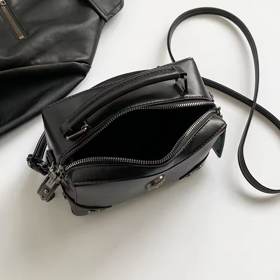 Japanese Brand punk motorcycle style skull handbag Size ONE SIZE - 5 Thumbnail
