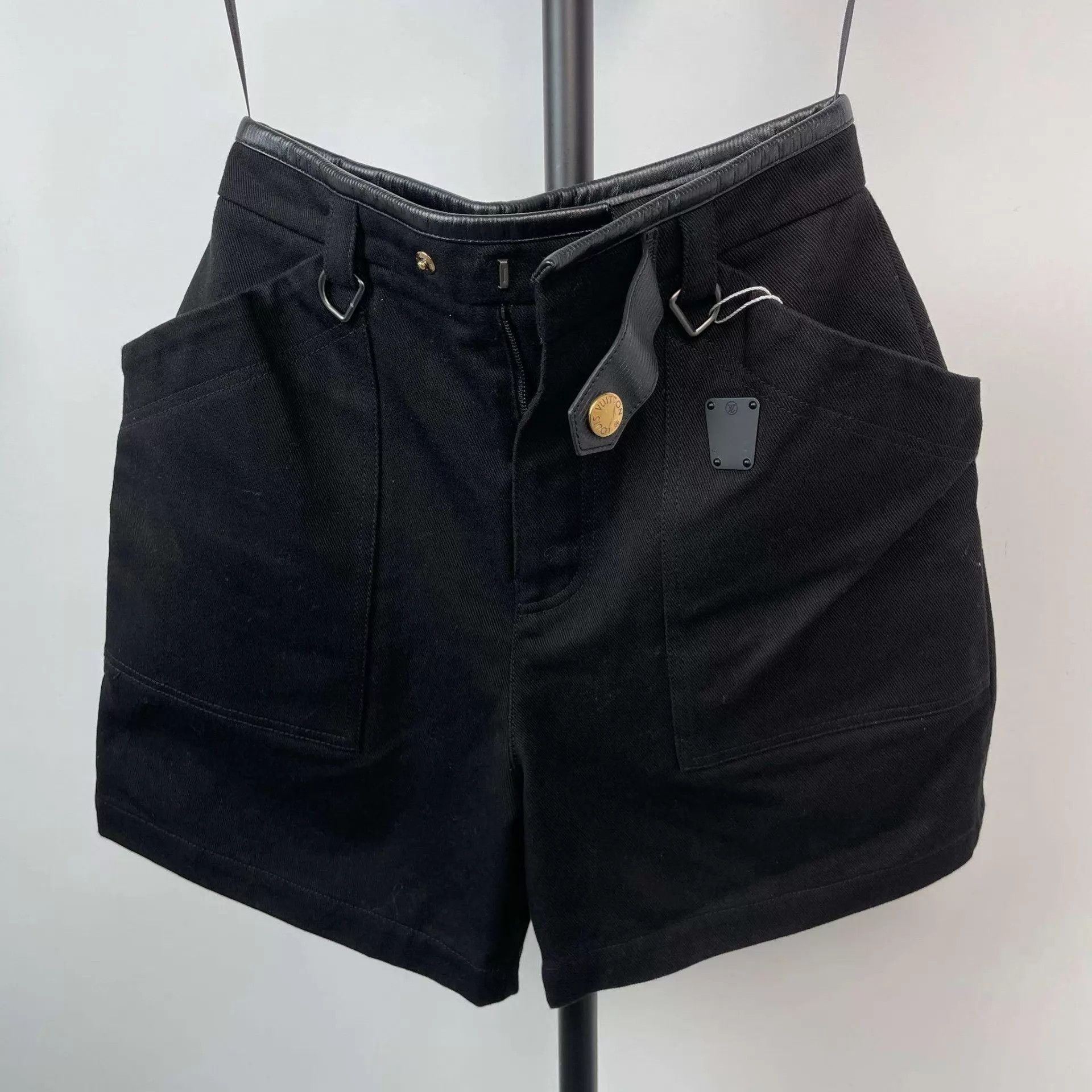 Louis Vuitton LV short Size 25" / US 0 / IT 36 - 1 Thumbnail