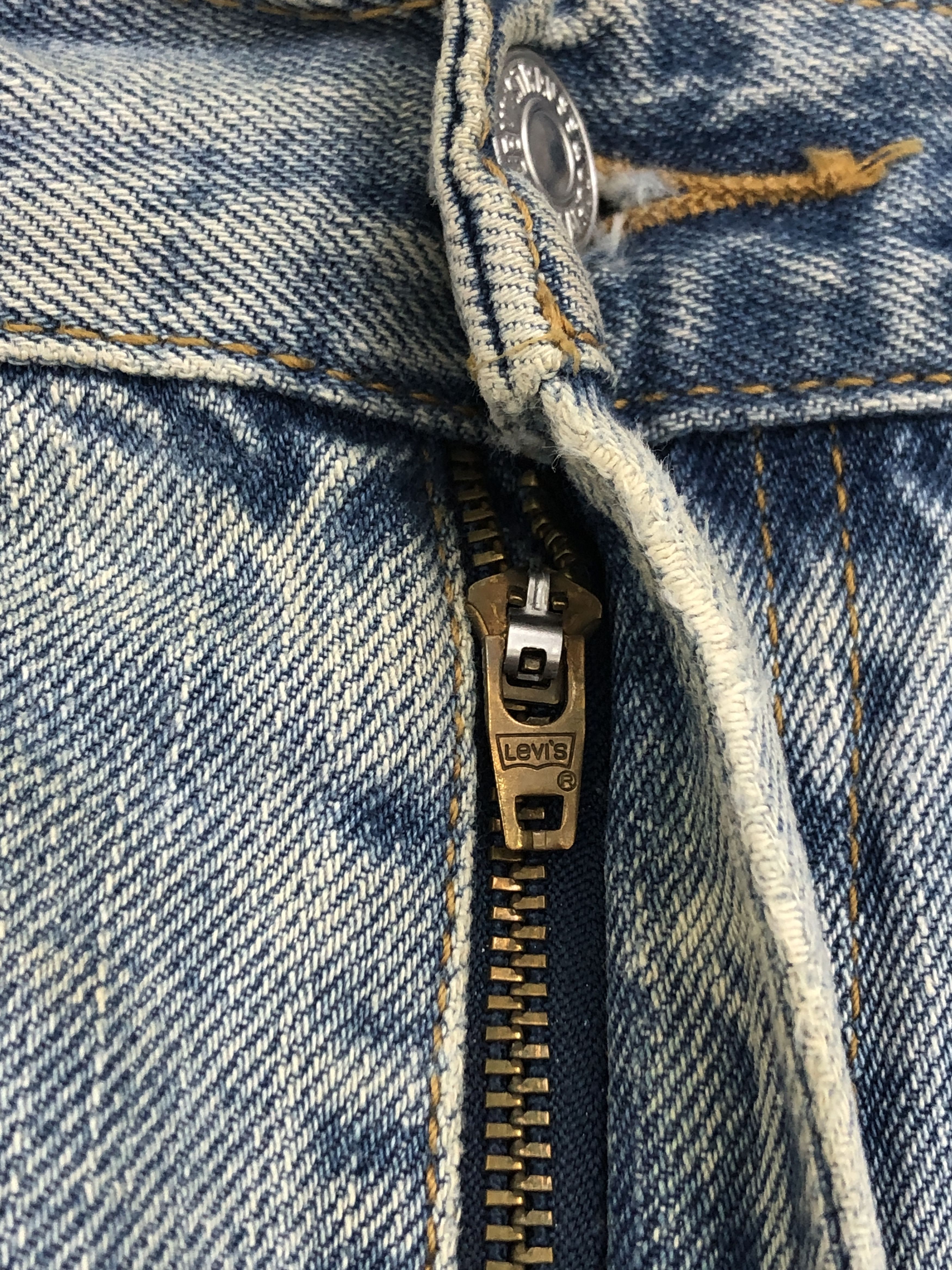 Faded Blue Vintage Levis 550 Denim Jeans