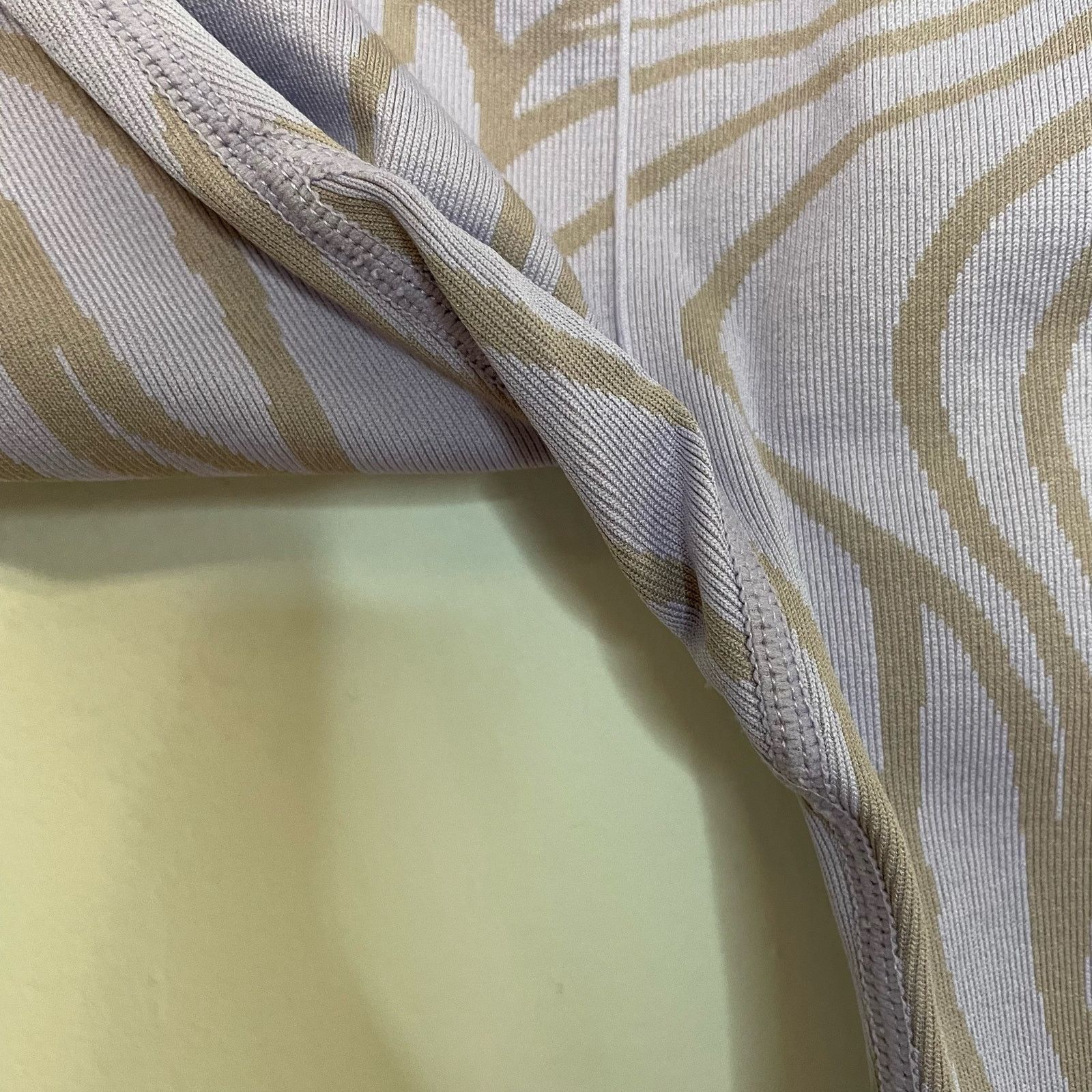 Fabletics Fabletics Purple Printed Leggings M Womens Athletic Ribbed Size 27" / US 4 / IT 40 - 2 Thumbnail