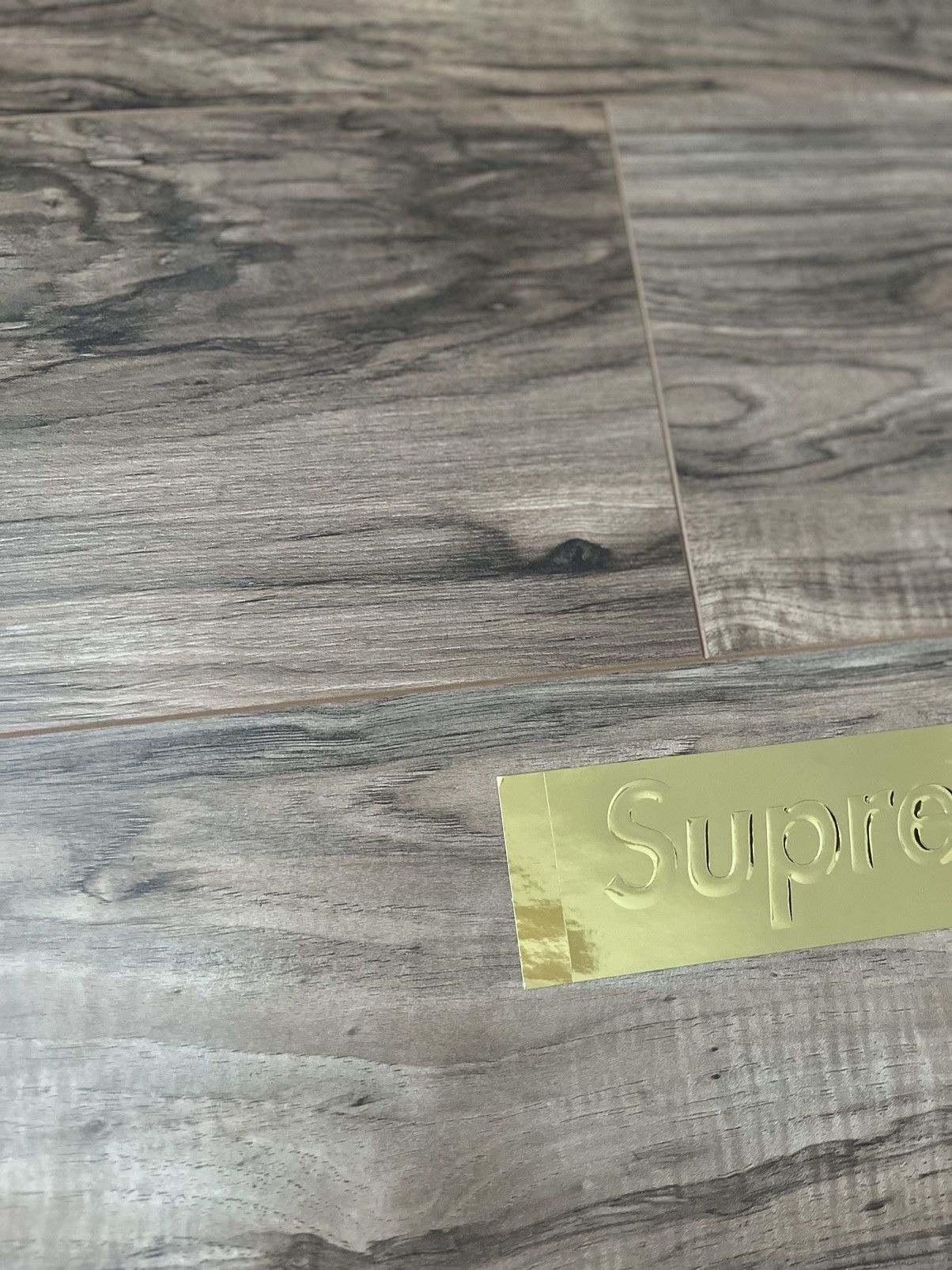 Supreme Supreme Gold Embossed Box Logo Sticker Size ONE SIZE - 2 Thumbnail