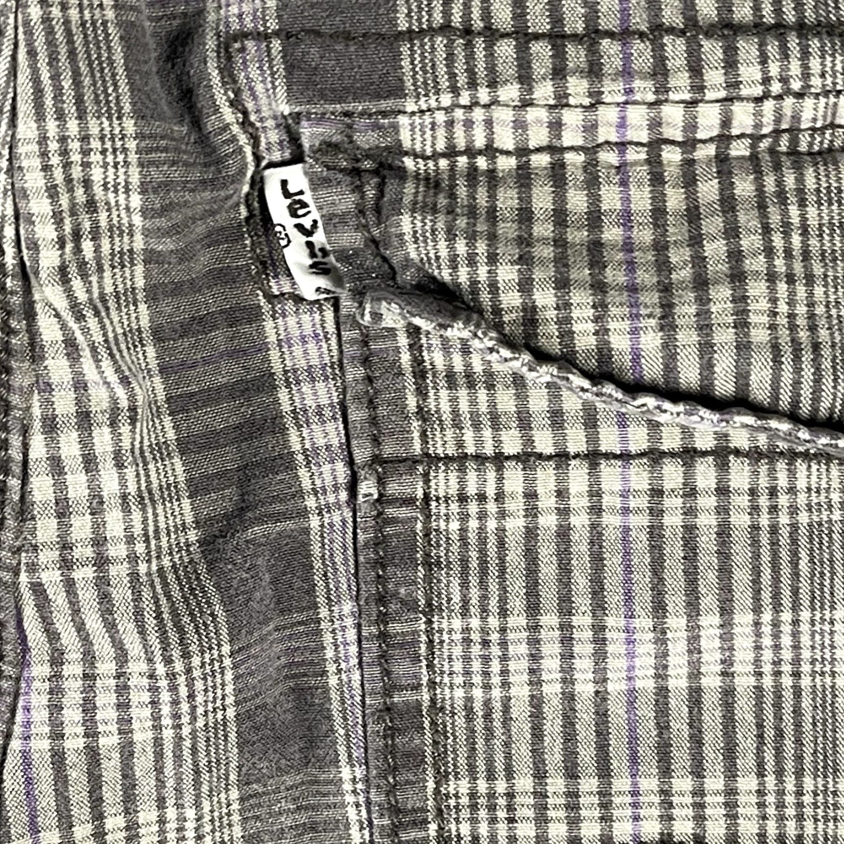 Levi's VINTAGE Levi's Cargo Shorts Mens 36 Gray Plaid White Tab Cargo Pocket 90s Grunge Baggy Skater Casual Size US 36 / EU 52 - 6 Thumbnail