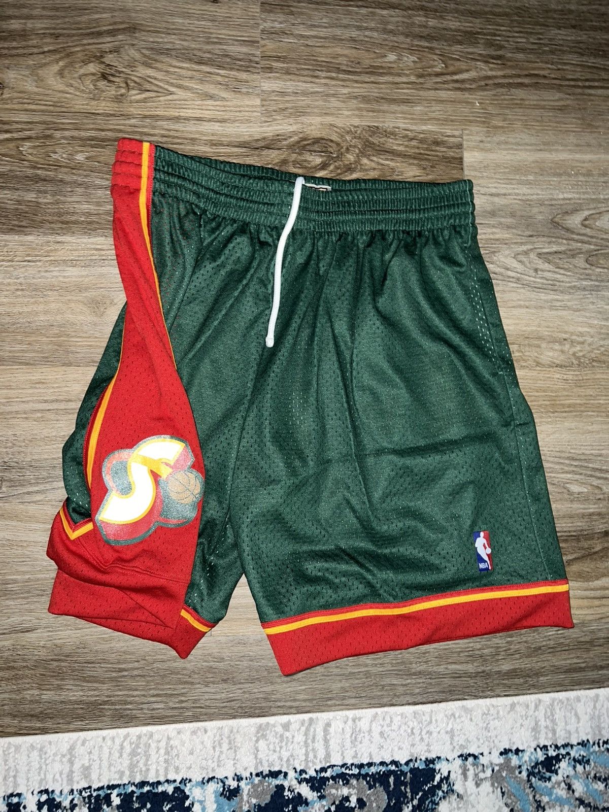 Mitchell & Ness Seattle supersonics dead stock shorts Size US 32 / EU 48 - 4 Thumbnail