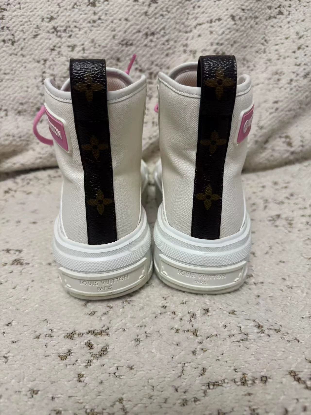 Louis Vuitton LV Canvas Sneaker 35.5 (Worn Twice) Size US 5 / IT 35 - 2 Thumbnail