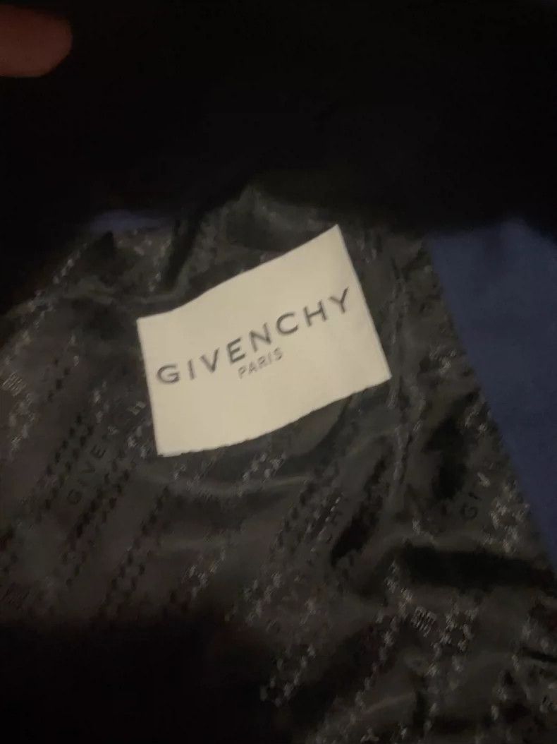Givenchy Givenchy Wool suit, size 52. Purchased from Hangzhou Tower Size US XL / EU 56 / 4 - 5 Thumbnail