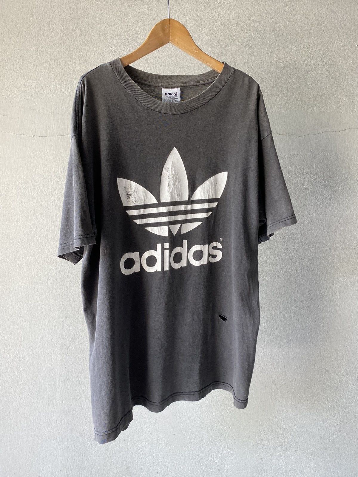 Adidas Adidas Vintage Black Adidas Trefoil Tee Size US M / EU 48-50 / 2 - 1 Thumbnail