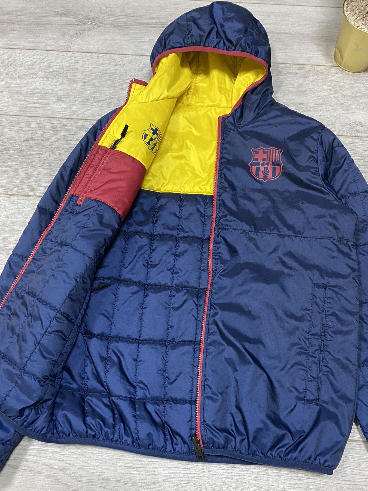 Nike Nike 2 in 1 reversible Barcelona double sided micropuffer Size US S / EU 44-46 / 1 - 3 Thumbnail