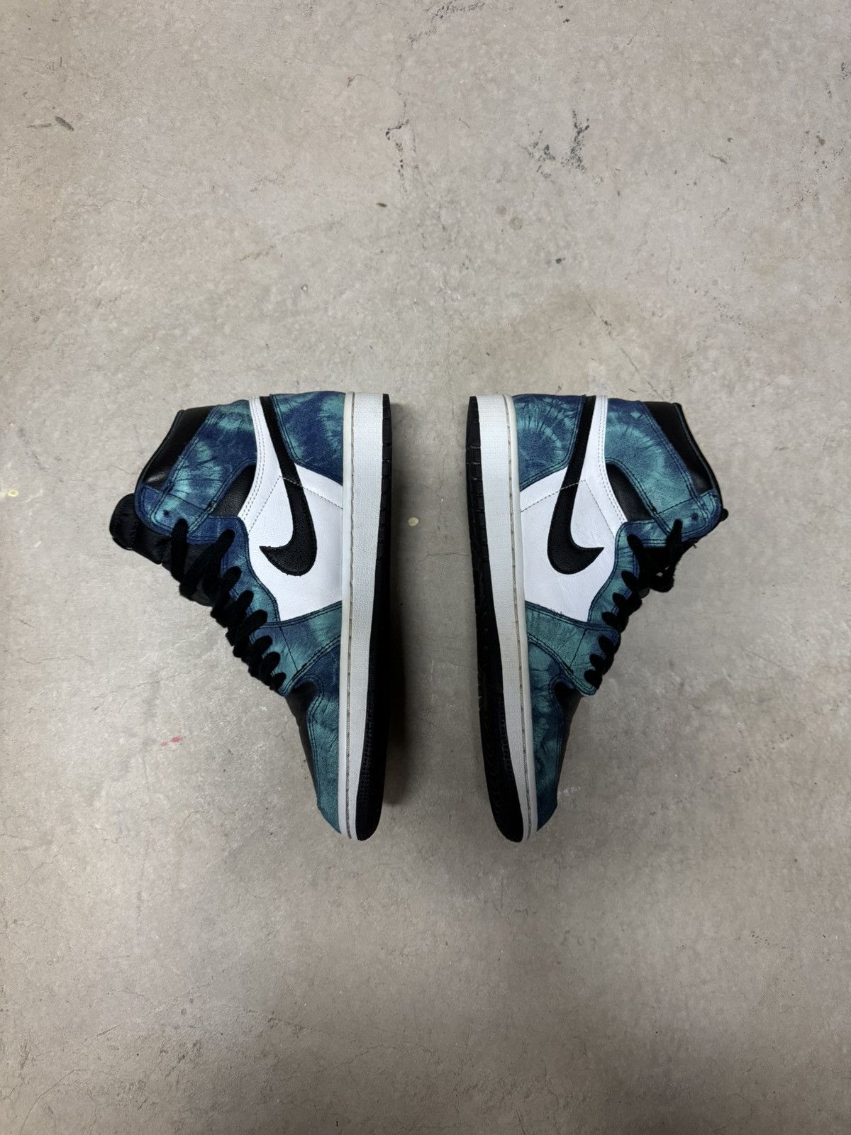 Jordan Brand × Nike Wmns Air Jordan 1 Retro High OG 'Tie-Dye' Size US 10 / IT 40 - 4 Thumbnail