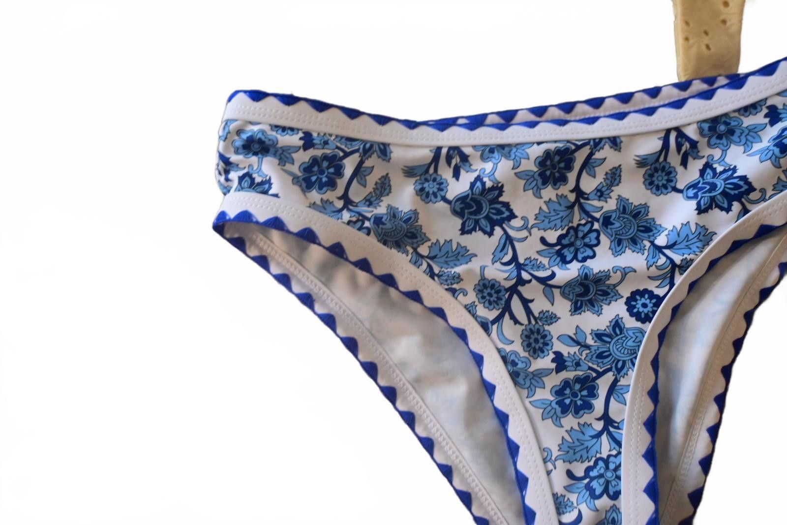 Shein SHEIN Blue and White Floral Bikini Bottoms sz Medium Size ONE SIZE - 3 Thumbnail