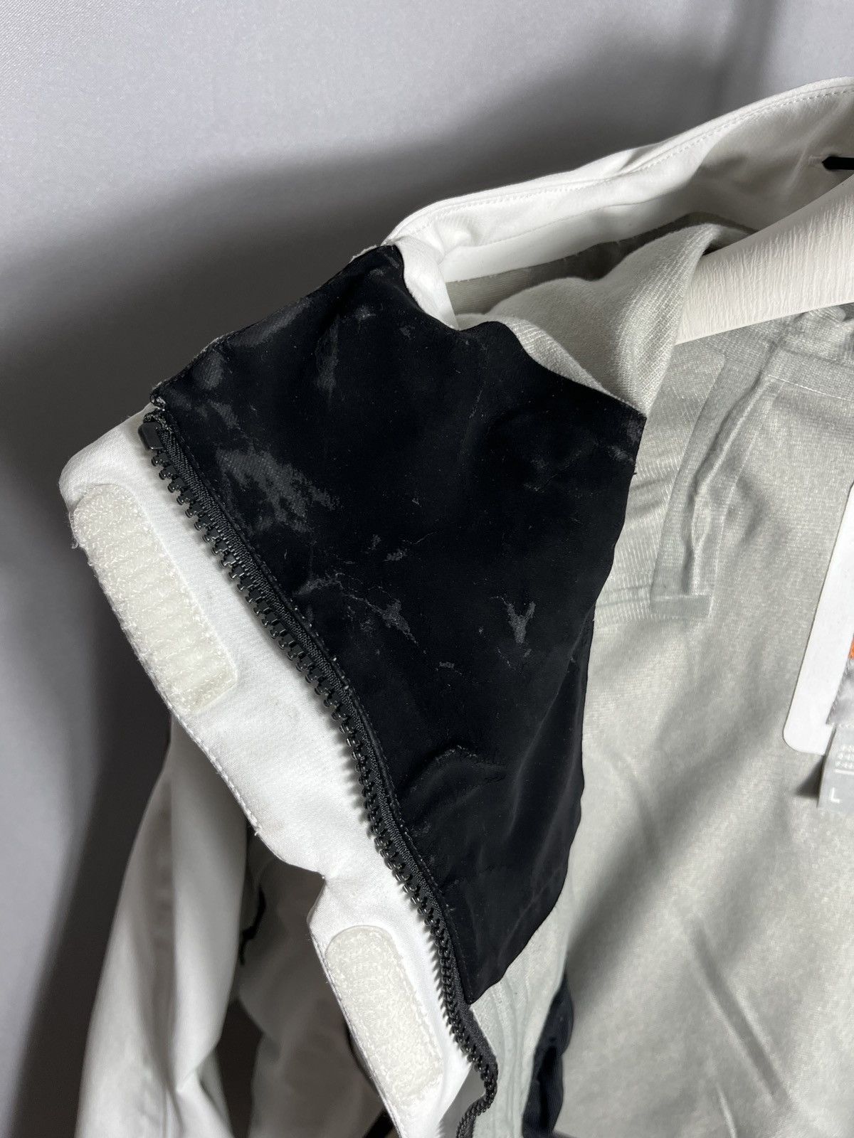 Vintage 00s NIKE ACG Women's RECCO Ski Jacket Gore-Tex White Size L / US 10 / IT 46 - 16 Thumbnail