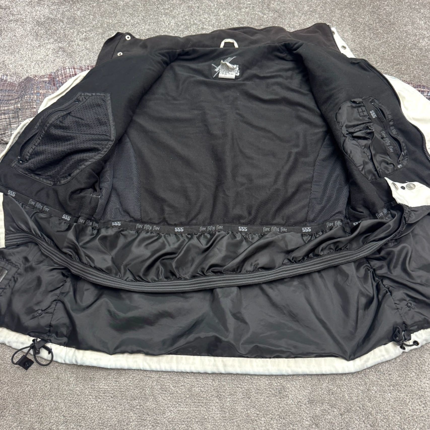 Vintage Triple Nickel 555 Insulated Waterproof Snow Jacket Mens Medium White Plaid Ski Jacket Size US M / EU 48-50 / 2 - 3 Thumbnail