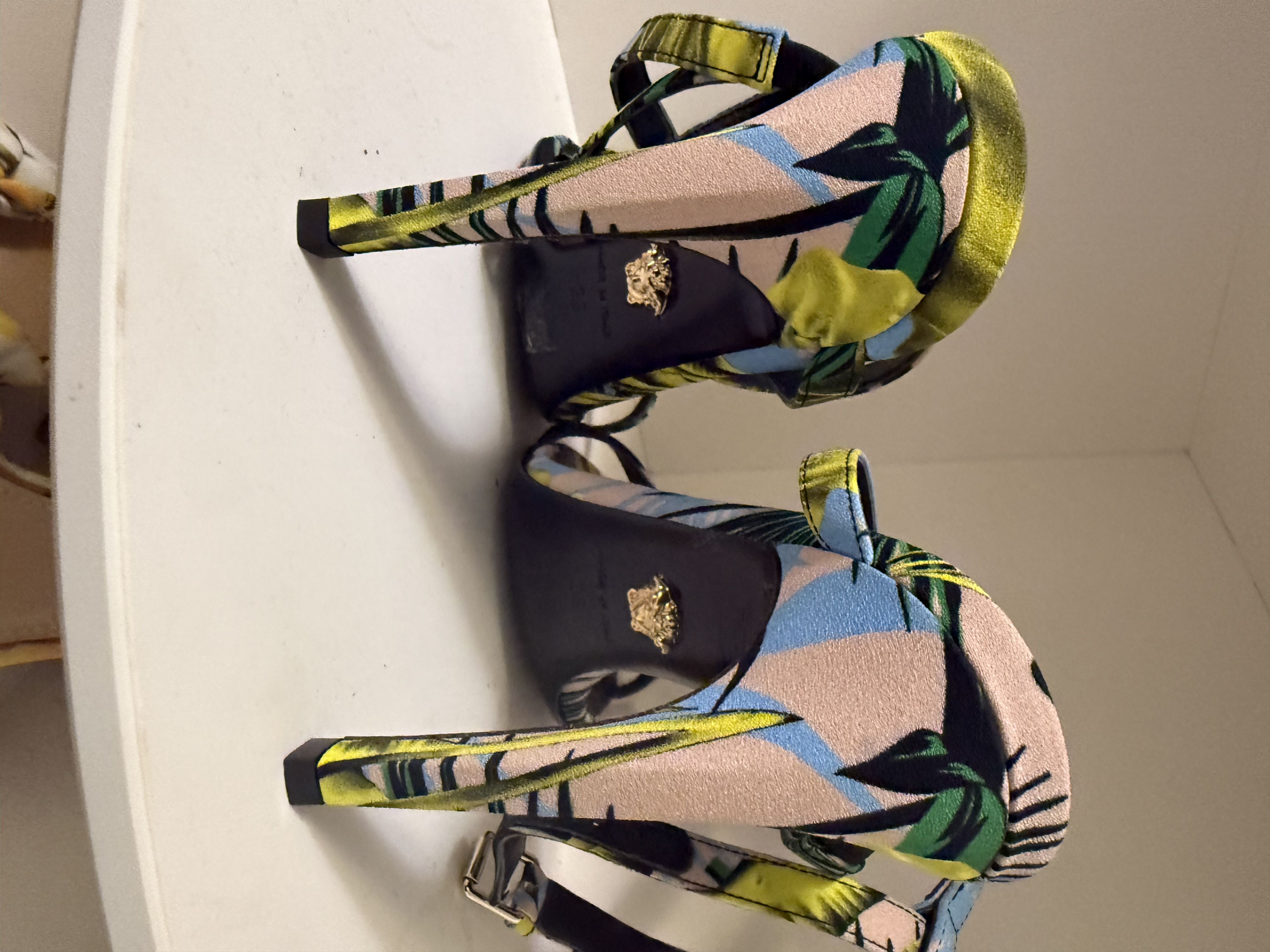 Versace blue and gold Size US 6 / IT 36 - 2 Thumbnail