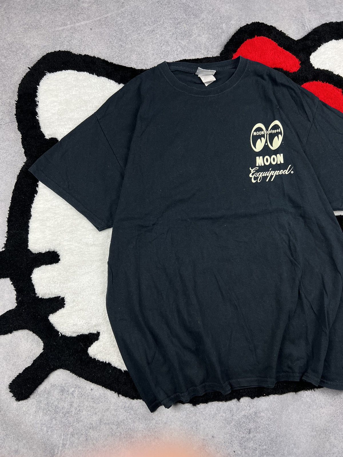 Vintage Vintage 90s Mooneyes Equipped USA Retro Big Logo Y2K Tee Size US XL / EU 56 / 4 - 6 Thumbnail