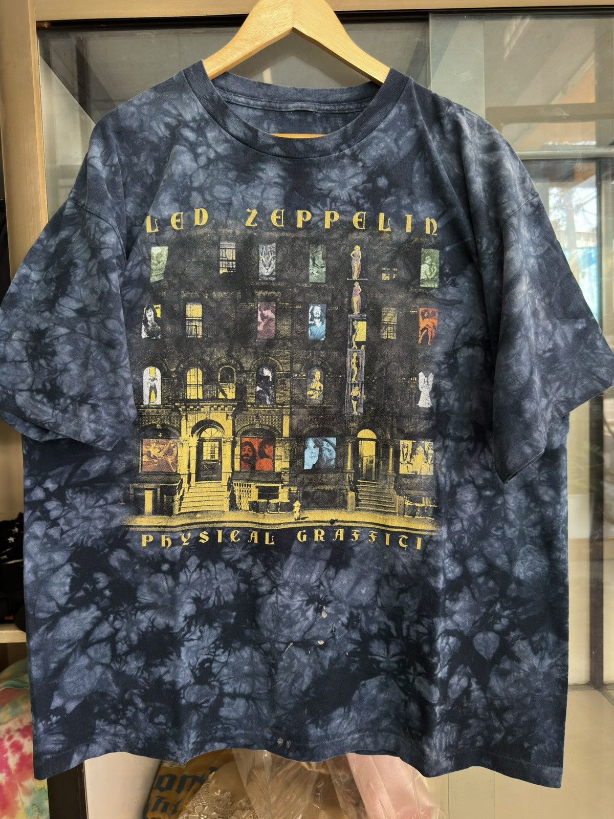 Led Zeppelin Led Zeppelin Physical Graffiti Single Stitch Vintage Shirt Size US XXL / EU 58 / 5 - 1 Thumbnail