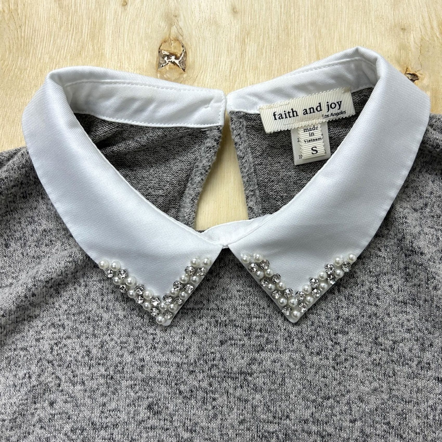 Vintage Faith And Joy Blouse Womens Small Gray Beaded Collar Layered Hem 3/4 Sleeve Top Size S / US 4 / IT 40 - 3 Thumbnail