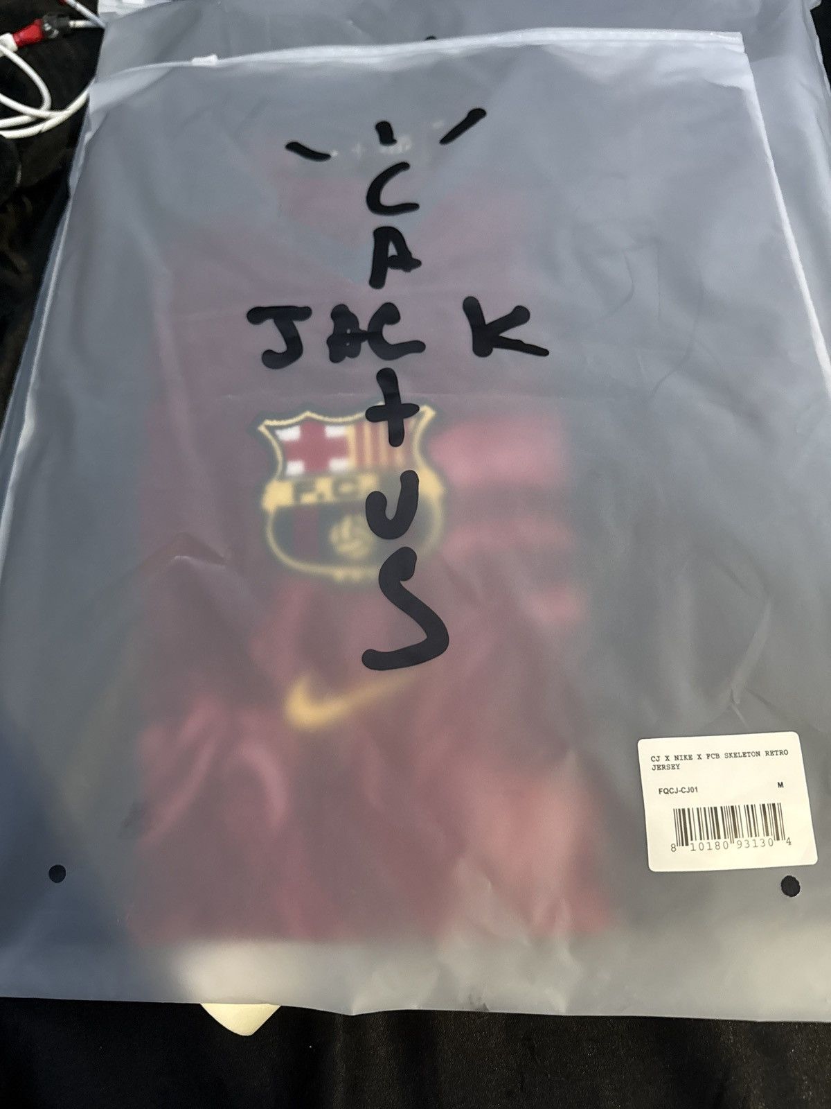 Other CJ X NIKE X FC BARCELONA RETRO 2000/01 HOME SKELETON JERSEY Size US M / EU 48-50 / 2 - 3 Thumbnail
