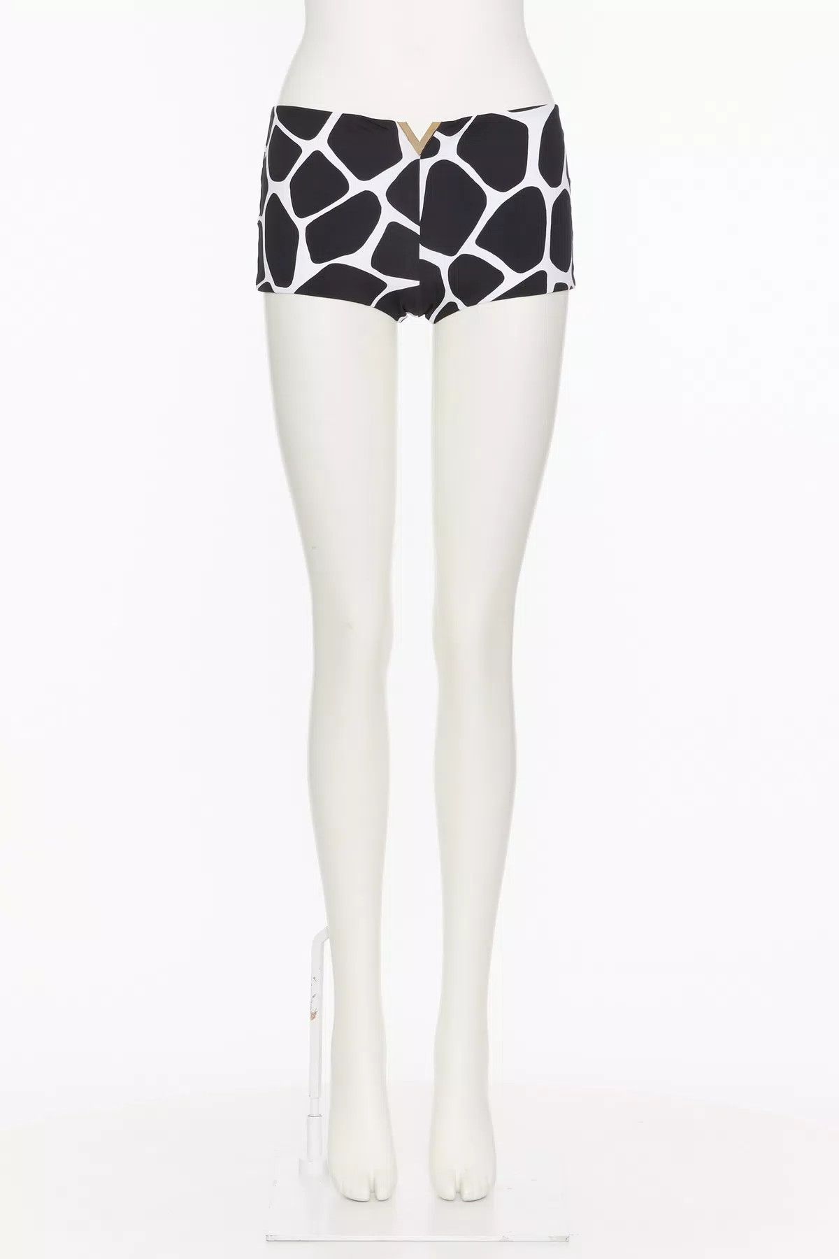 Valentino o1s1wg110925 Giraffa Print Lycra Shorts in Black/Avorio Size 30" / US 8 / IT 44 - 2 Thumbnail