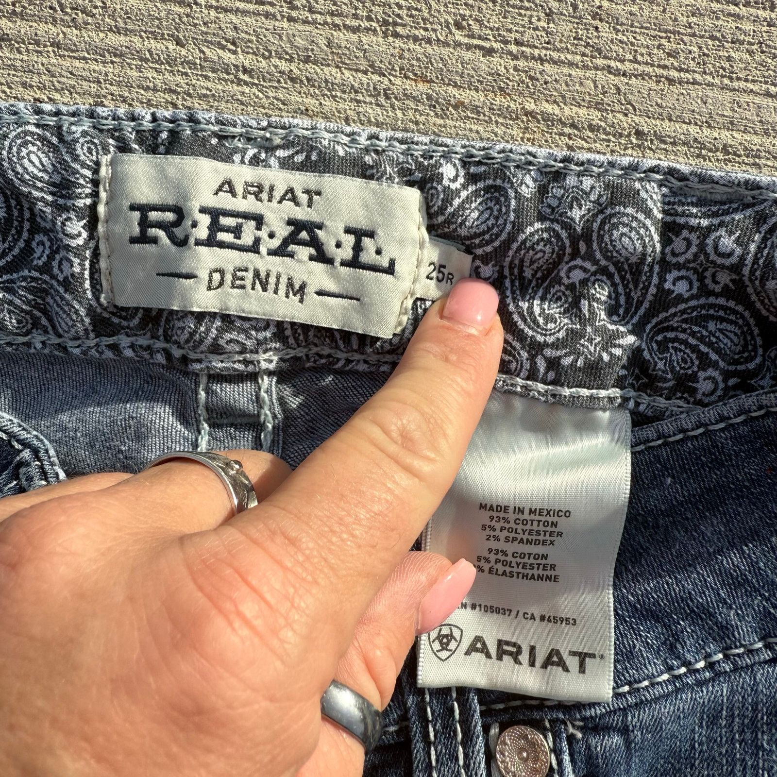Ariat Ariat 25R Mid Rise Stretch Ivy Stackable Straight Leg Jeans Size 25" / US 0 / IT 36 - 3 Thumbnail