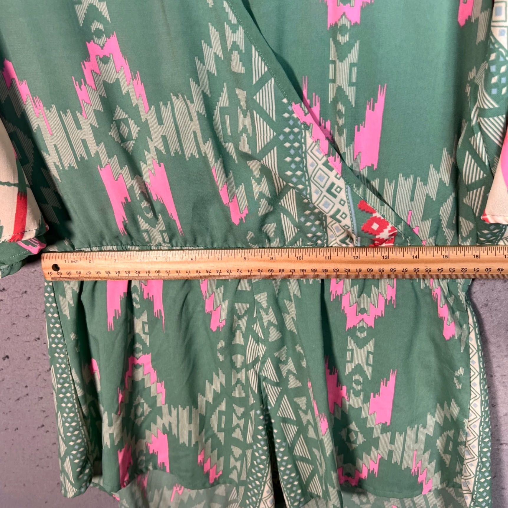 Vintage VINTAGE Elan Romper Shirt Womens Santa Fe Green Pink 3/4 Sleeve V-Neck Size S Adult Small Polyester Size 28" / US 6 / IT 42 - 7 Thumbnail