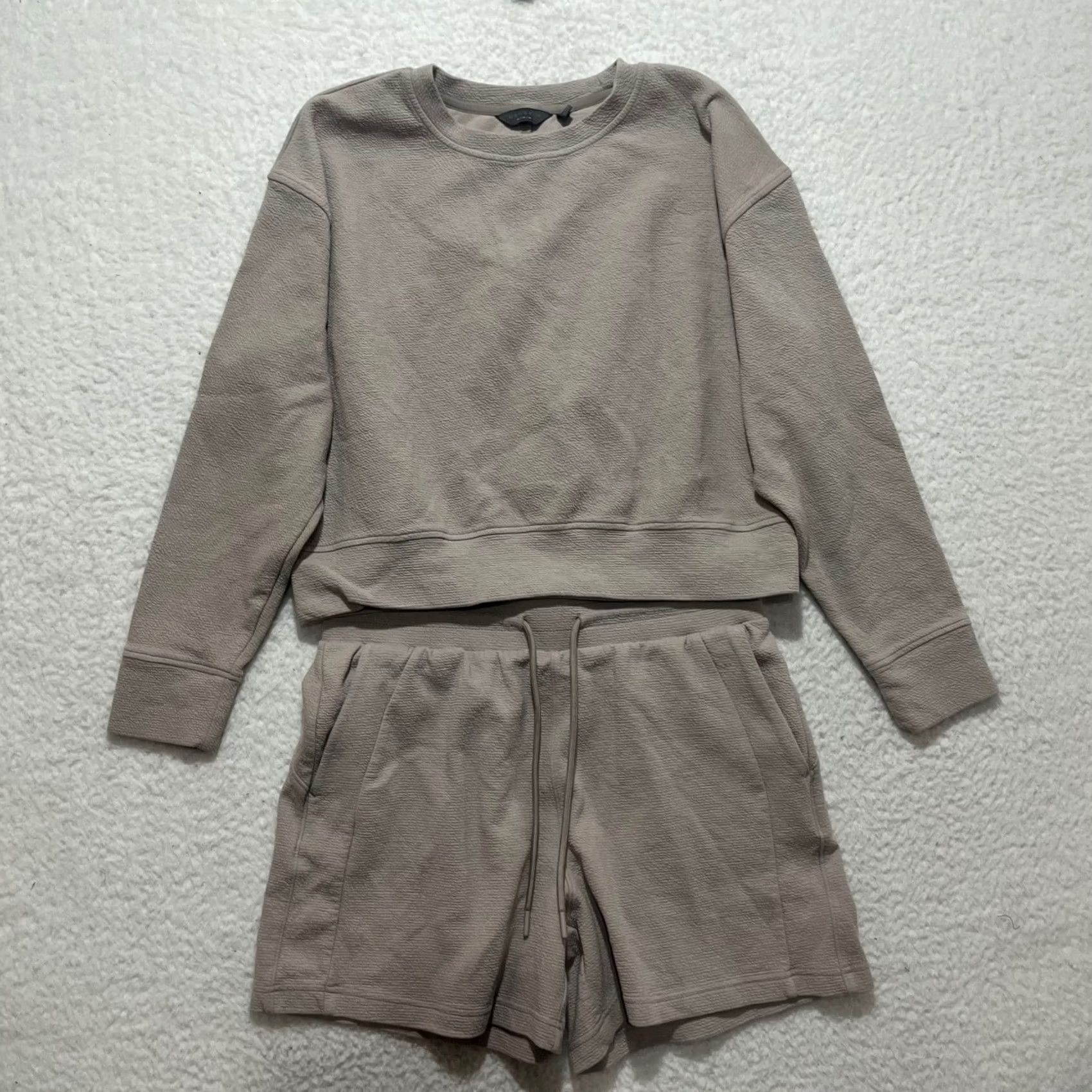 Vintage Danskin Women's M Tan Textured Crewneck Sweatshirt & Shorts Set Size M / US 6-8 / IT 42-44 - 2 Thumbnail