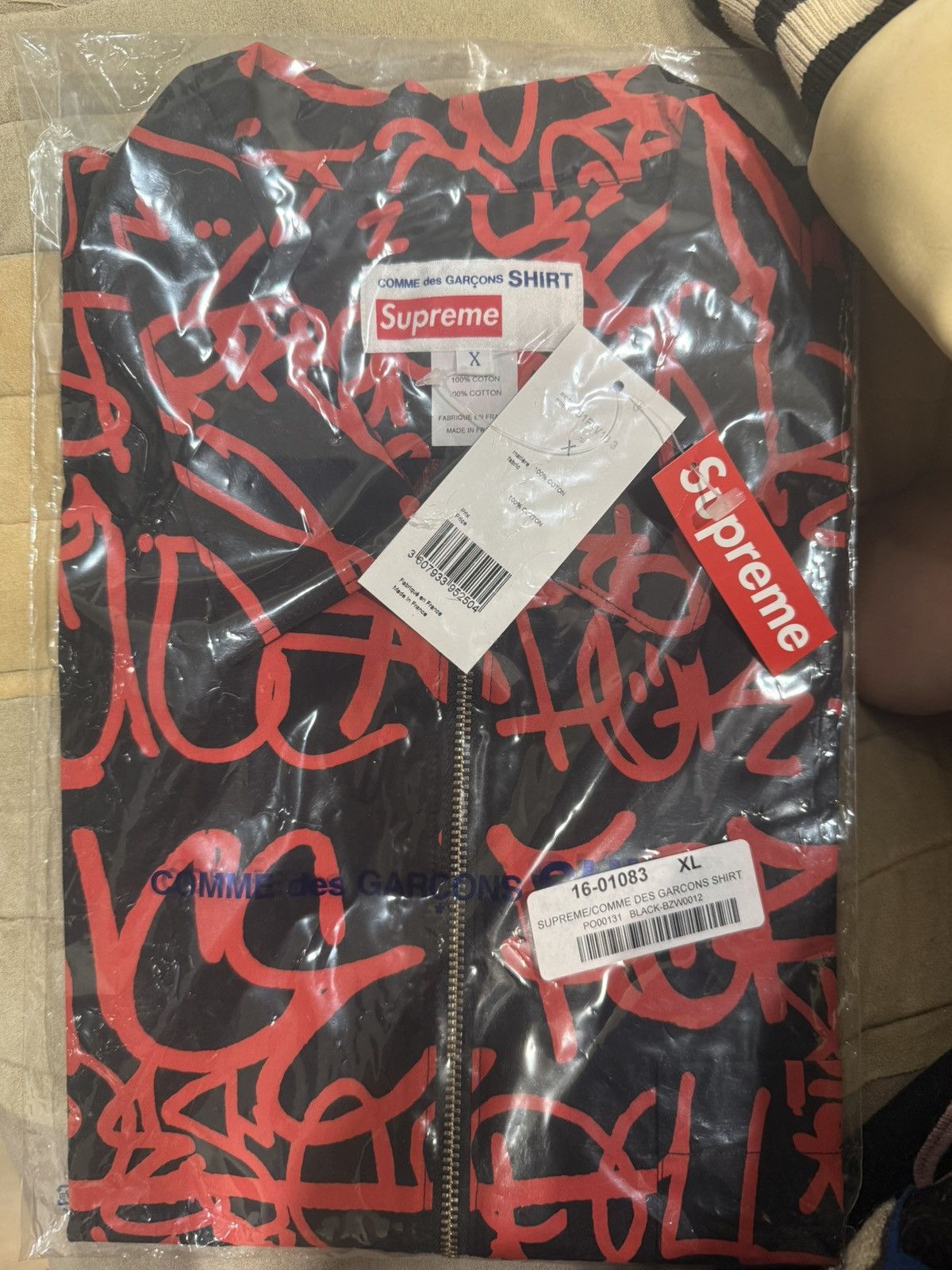 Comme des Garcons SHIRT × Supreme Supreme X CDG Graphic Zip Up Shirt Black FW18 Size US XL / EU 56 / 4 - 3 Thumbnail