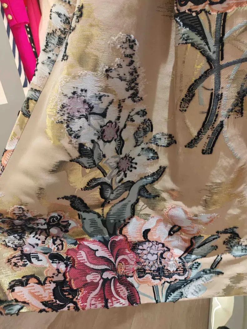 Fendi Fendi Floral Print Puffy Skirt, Beige Background with Pink Size 25" / US 0 / IT 36 - 7 Thumbnail