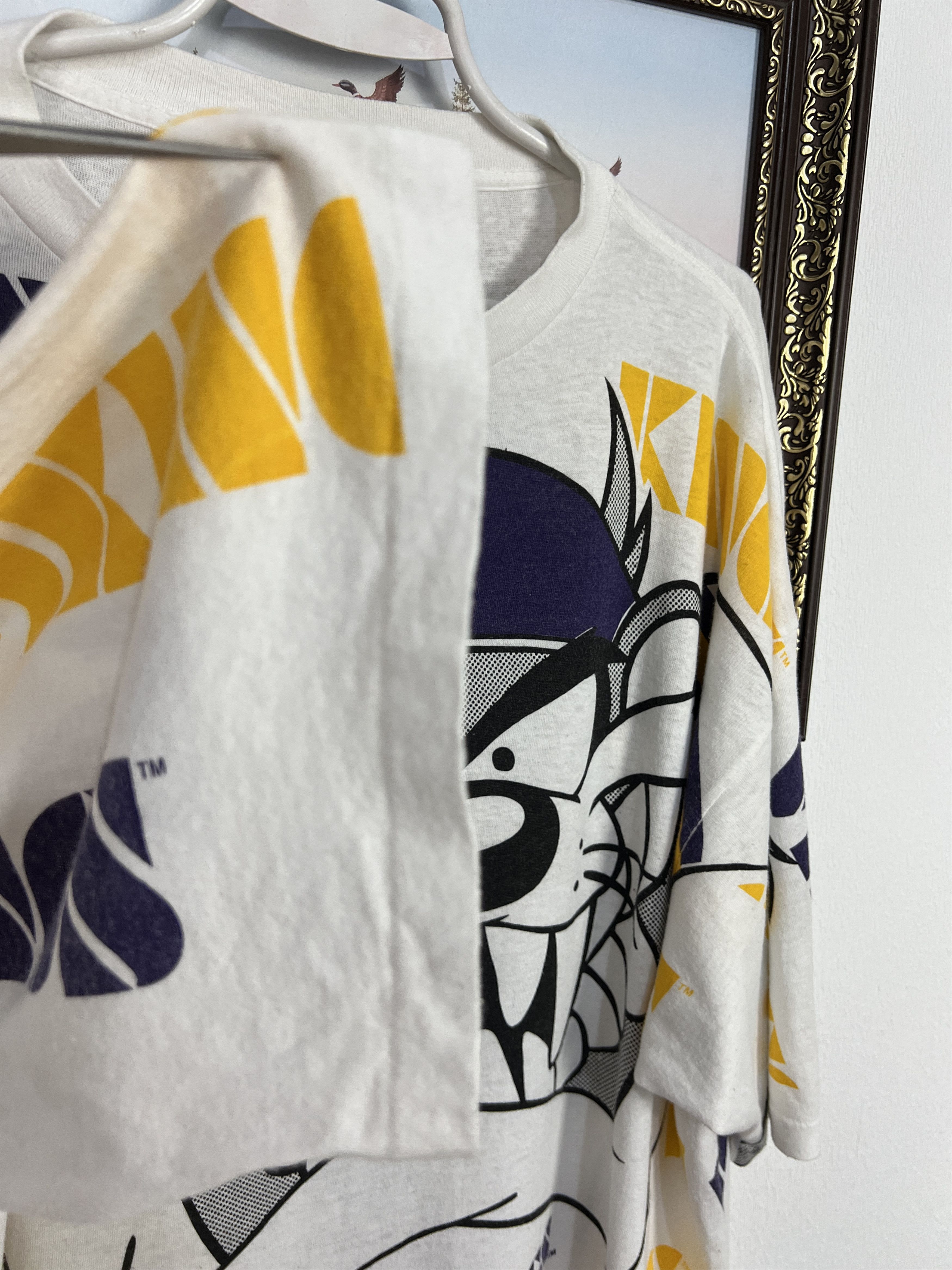 Vintage Vintage RARE Minnesota Vikings Taz All Over Print NFL Shirt Size US XXL / EU 58 / 5 - 10 Thumbnail