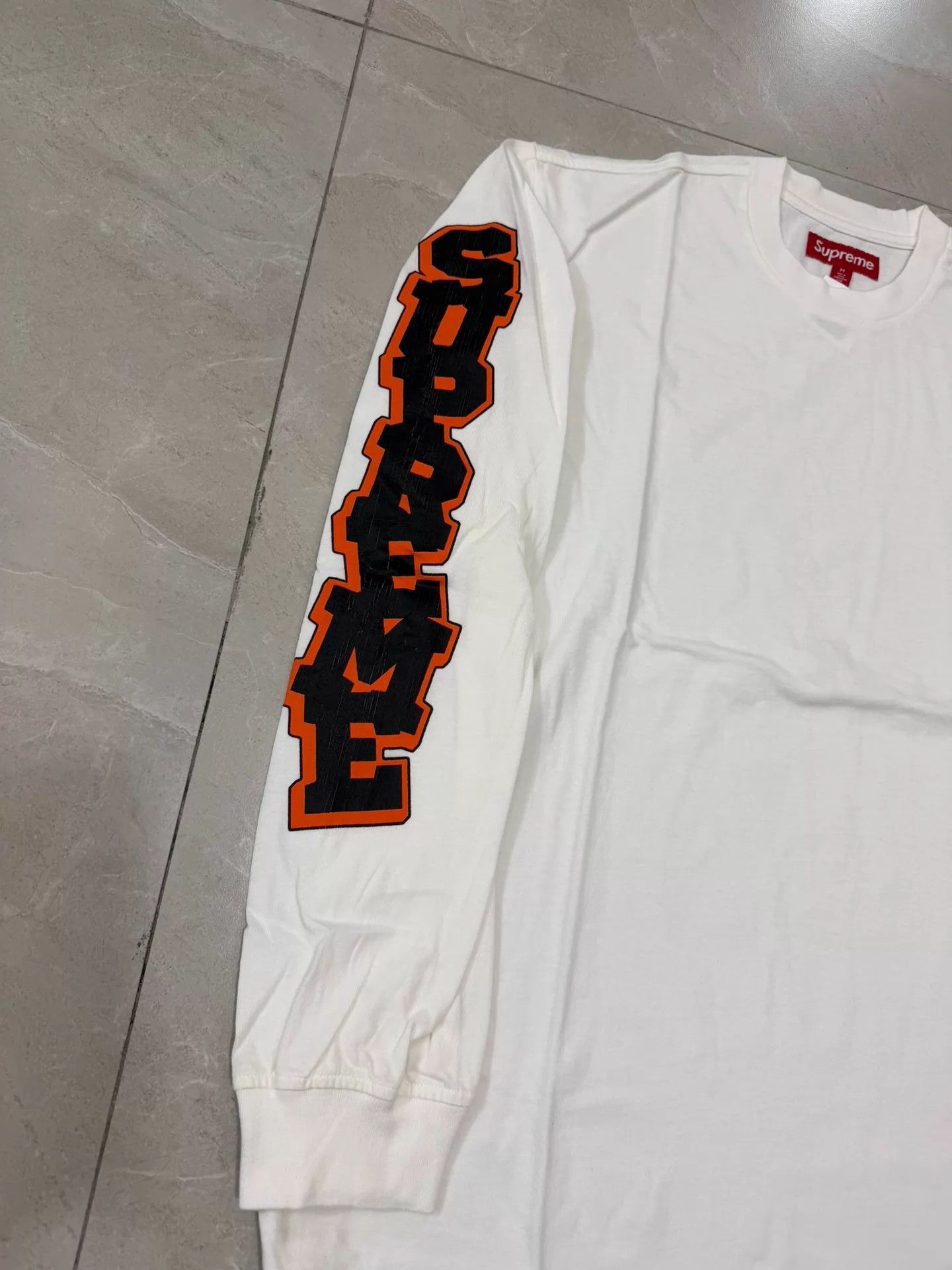 Supreme Supreme SS26 WEEK1 Cracked LS Tee Washed White M Size US M / EU 48-50 / 2 - 2 Thumbnail