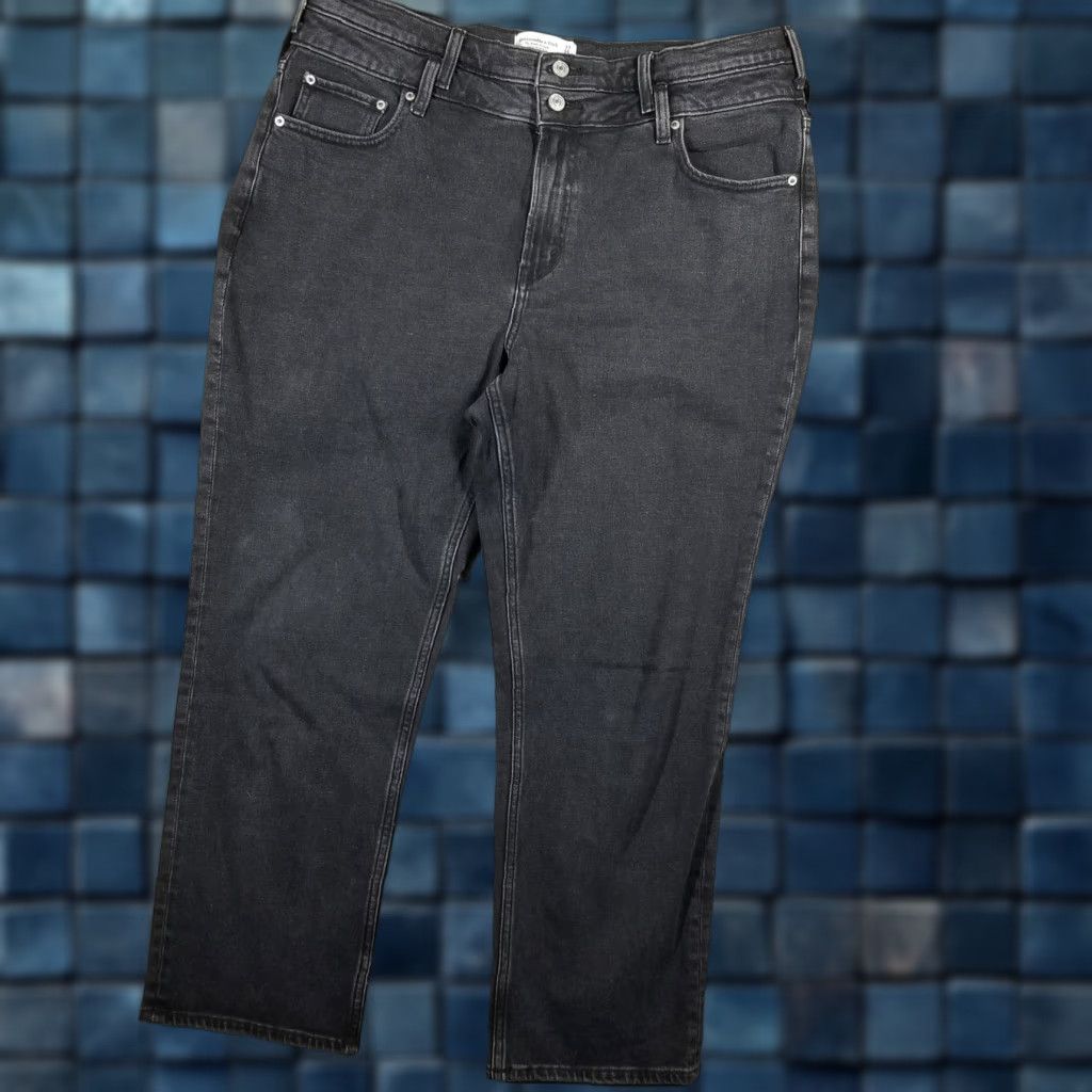 Abercrombie & Fitch Abercrombie & Fitch Womens Jeans Size 16 Plus Ankle Straight Ultra High Rise Black Cotton Denim 90s Fashion Size 38" / US 16 / IT 52 - 1 Thumbnail