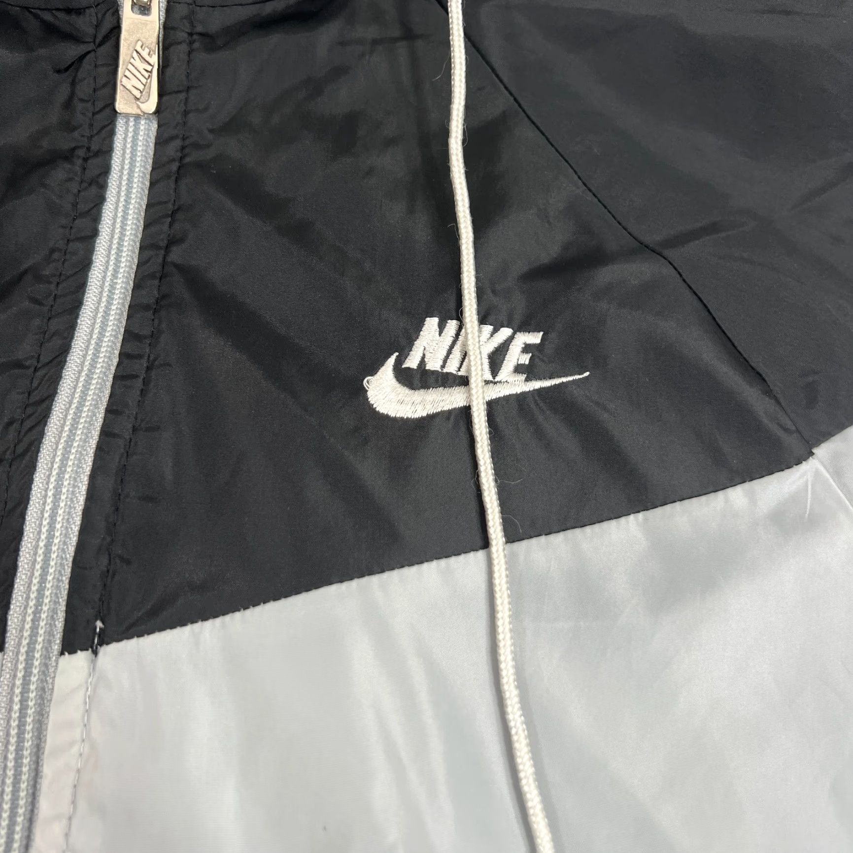 Nike VTG Nike Black Colorblock Jacket Windbreaker Mens S Hooded 90s Logo Zip Nylon Mid-Length Lightweight Casual Streetwear Size US S / EU 44-46 / 1 - 3 Thumbnail