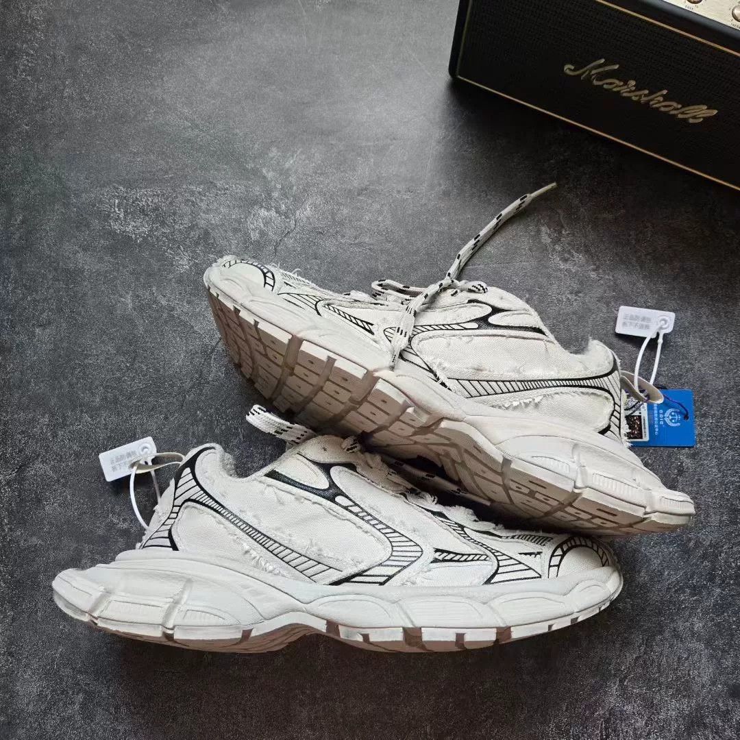 Balenciaga Balenciaga Distressed Black Lowtop Sneakers XXXL Men Size US 10 / EU 43 - 1 Thumbnail