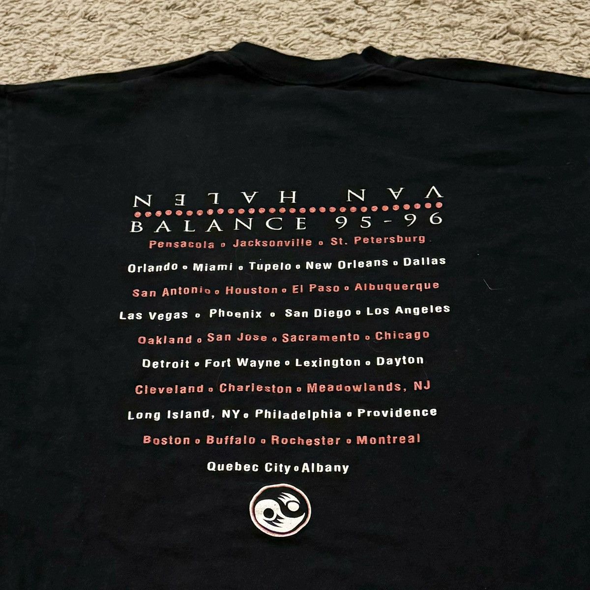 Band Tees VINTAGE 1995 VAN HALEN TOUR TEE! Size US XL / EU 56 / 4 - 7 Thumbnail