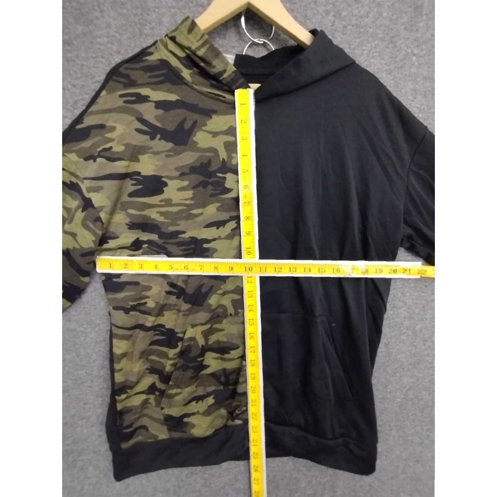 Shein SHEIN EZ Wear Color Block Hooded Sweatshirt Long Sleeve Black/Camo Size M Size M / US 6-8 / IT 42-44 - 4 Thumbnail