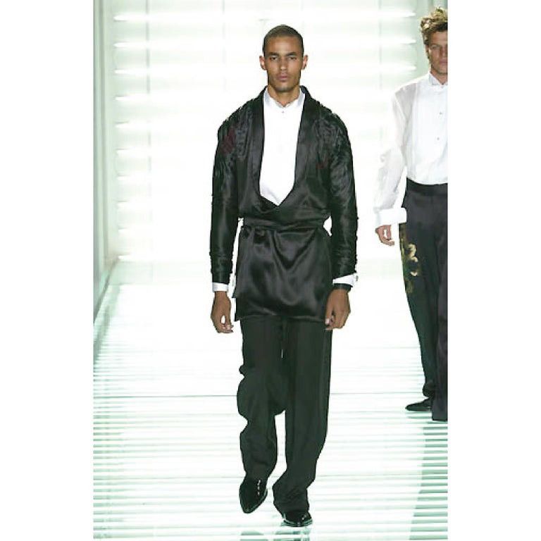 Gucci SS2001 GUCCI by TOM FORD Black Dragon Print Silk Kimono Size US L / EU 52-54 / 3 - 1 Thumbnail