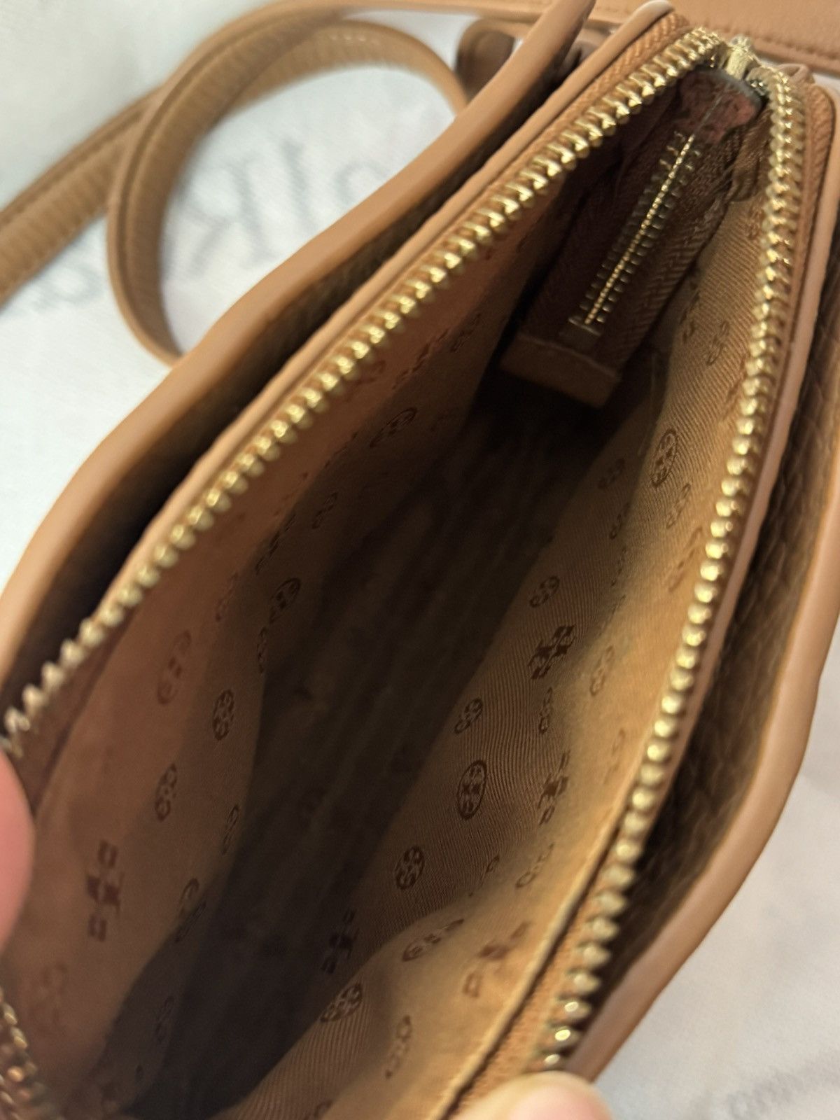 Tory Burch Retail $600 Tory Burch Ivy Micro Crossbody bag Size ONE SIZE - 8 Thumbnail