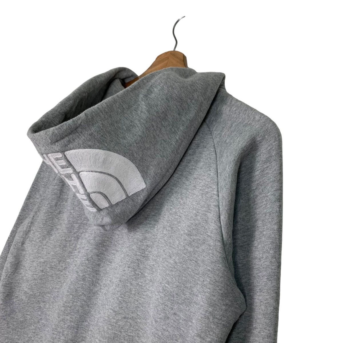 The North Face THE NORTH FACE Embroidered Big Logo Zipper Hoodies #0759-C34 Size L / US 10 / IT 46 - 2 Thumbnail