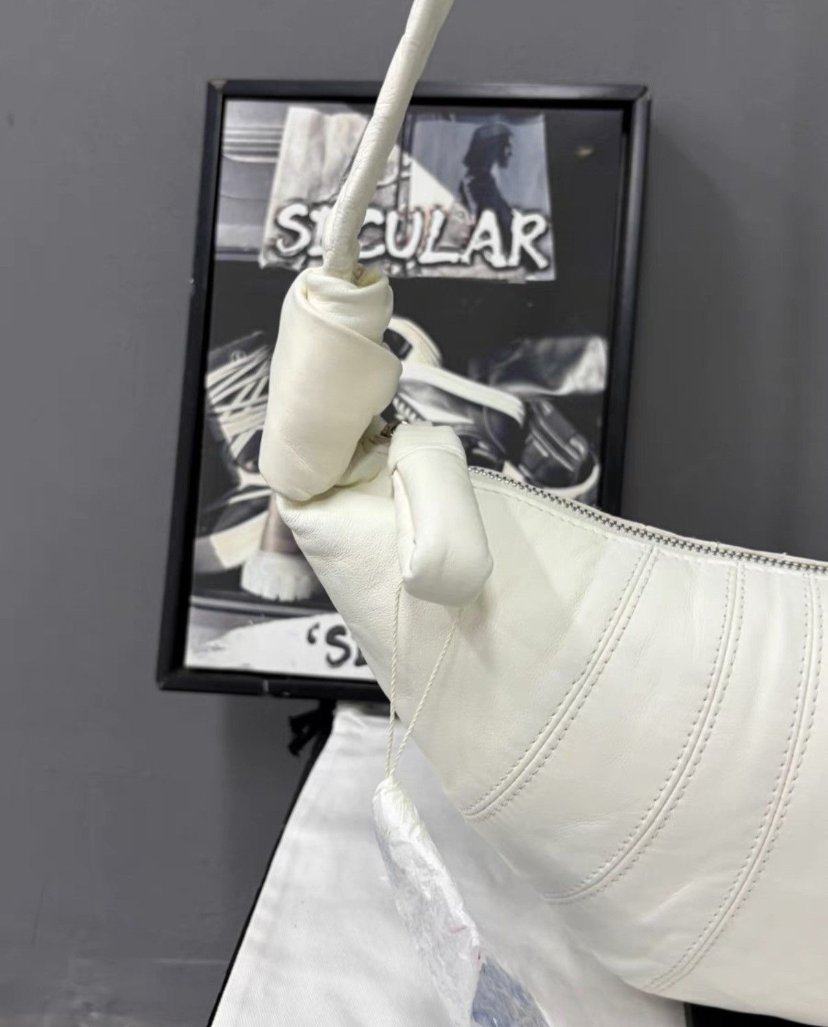 Lemaire Lemaire Brand‑New Small White Sheepskin Croissant Bag KKKK6 Size ONE SIZE - 6 Thumbnail