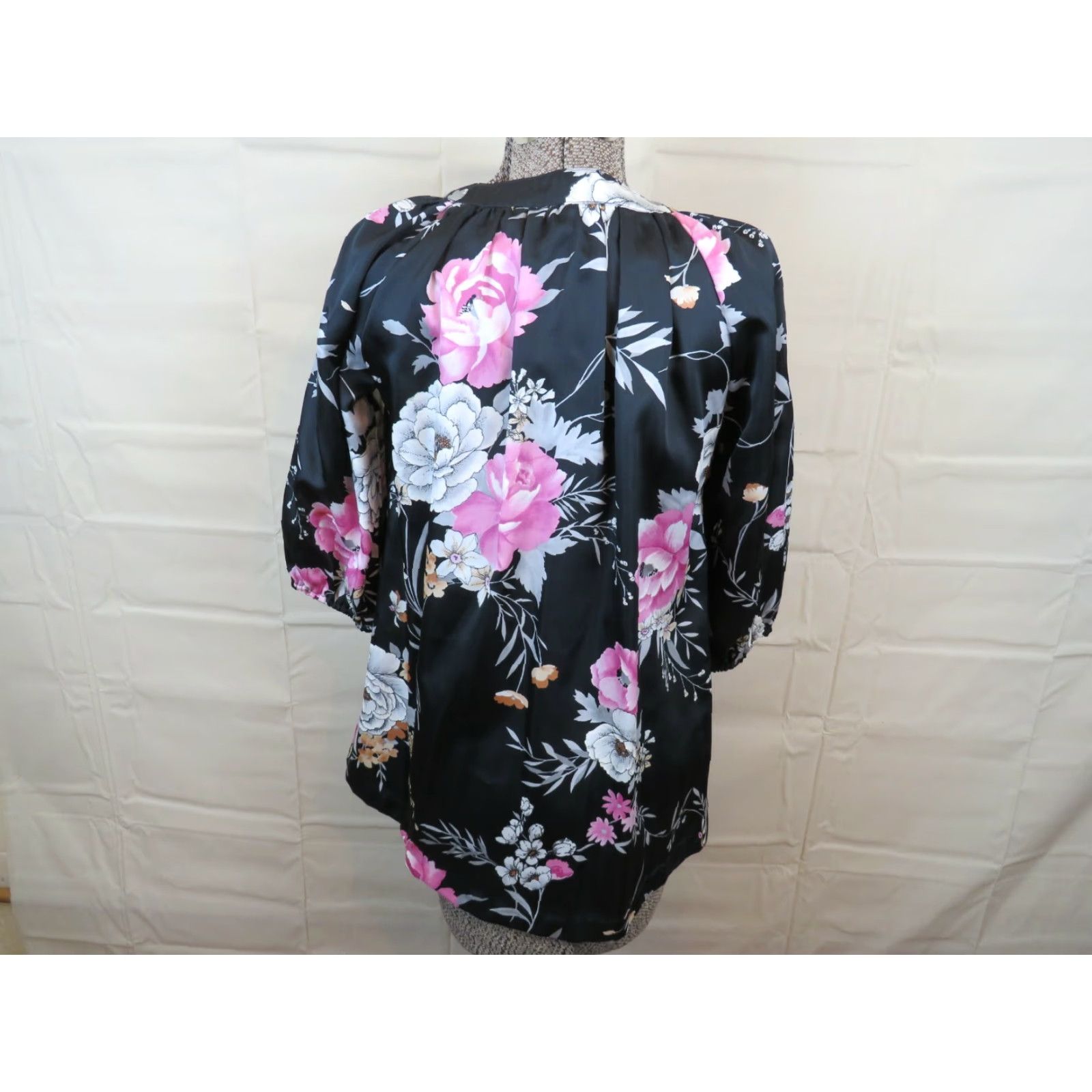 Vintage VINTAGE Malihini Hawaii Island Button Up Shirt M Black Floral Hawaiian Tiki Poly Mens Size US M / EU 48-50 / 2 - 4 Thumbnail