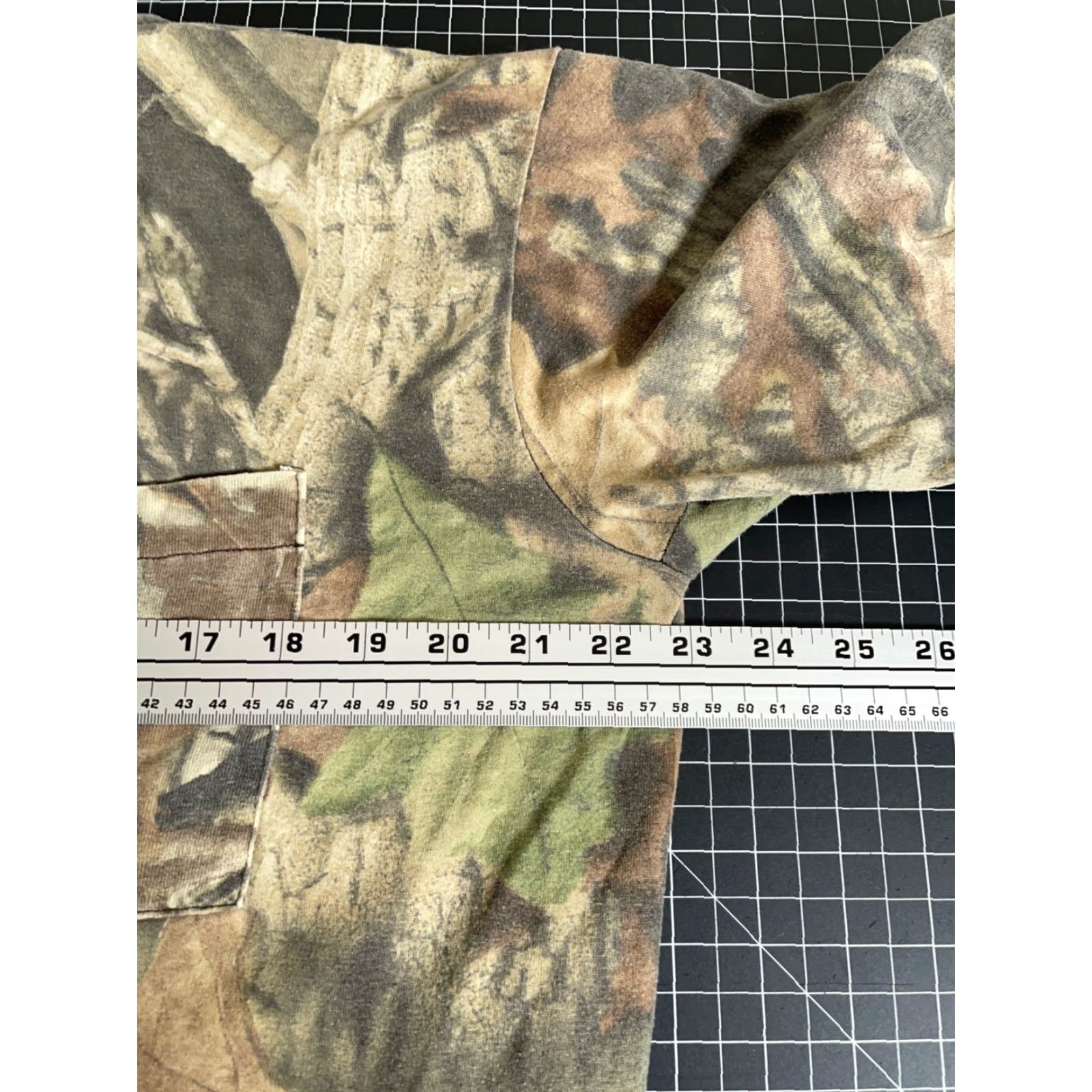 Vintage VINTAGE Liberty Camouflage Long Sleeve Shirt Adult Large Green 90s Mens Regular with Pocket VTG 90s Converse? Size US L / EU 52-54 / 3 - 5 Thumbnail