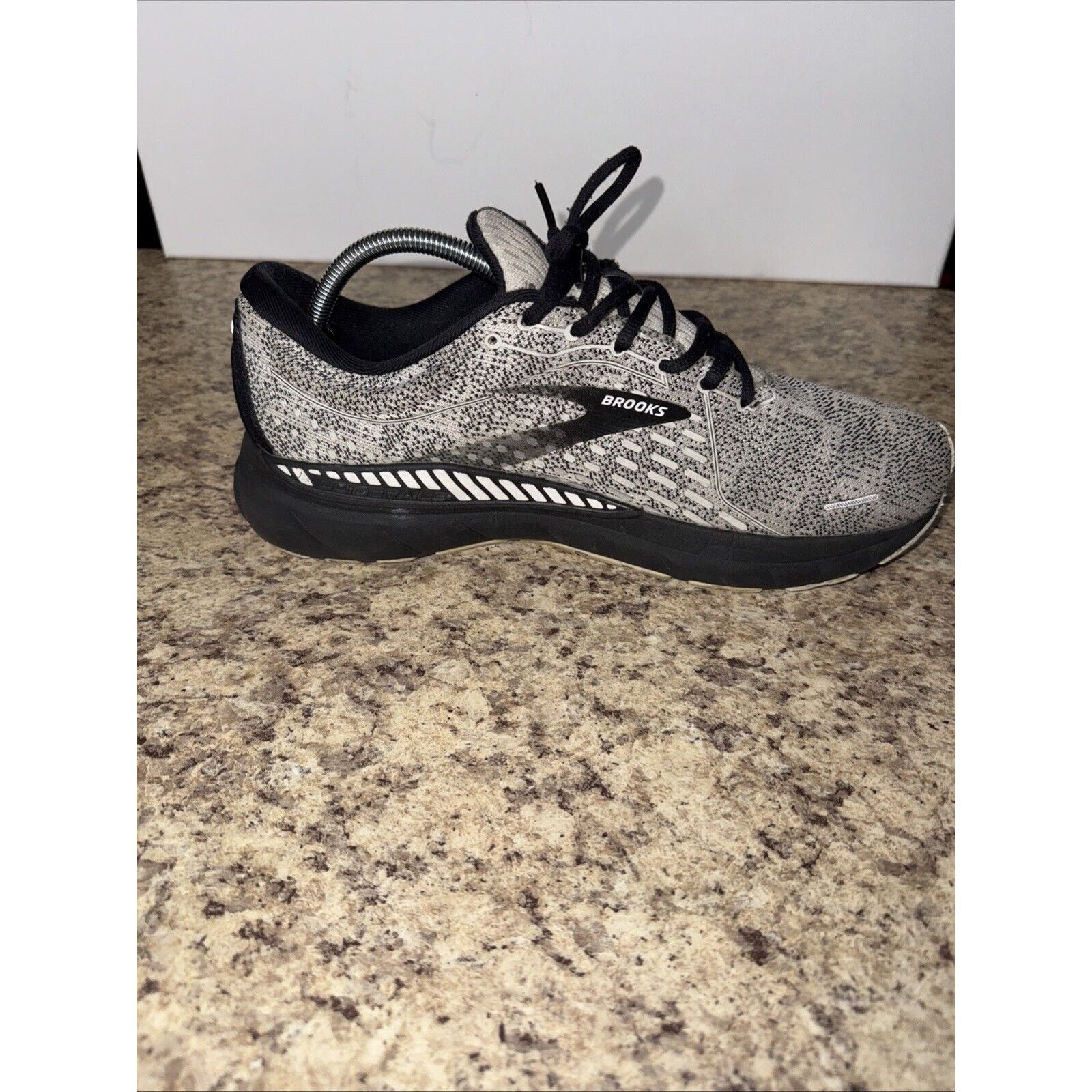 Brooks Brooks Women’s Adrenaline GTS 21 Running Shoes Size 10 Size US 11.5 / EU 44-45 - 9 Thumbnail