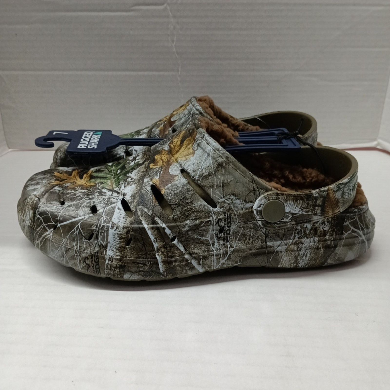 Other Rugged Shark RealTree Men's Size 7 Camo Lined Sherpa Clogs Size US 7 / EU 40 - 2 Thumbnail