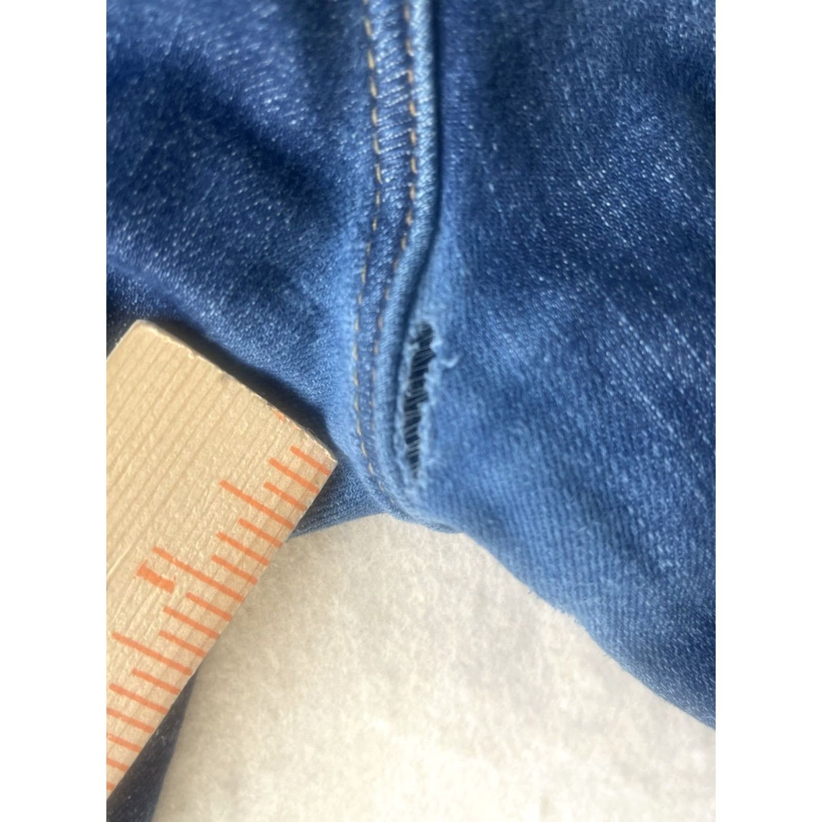 Lucky Brand Lucky Brand 410 Jeans Mens 38 x 32 Denim Straight Athletic Blue Comfort Pockets Belt Loops 5-Pocket Regular Inseam 32 Model 410 Size US 38 / EU 54 - 6 Thumbnail