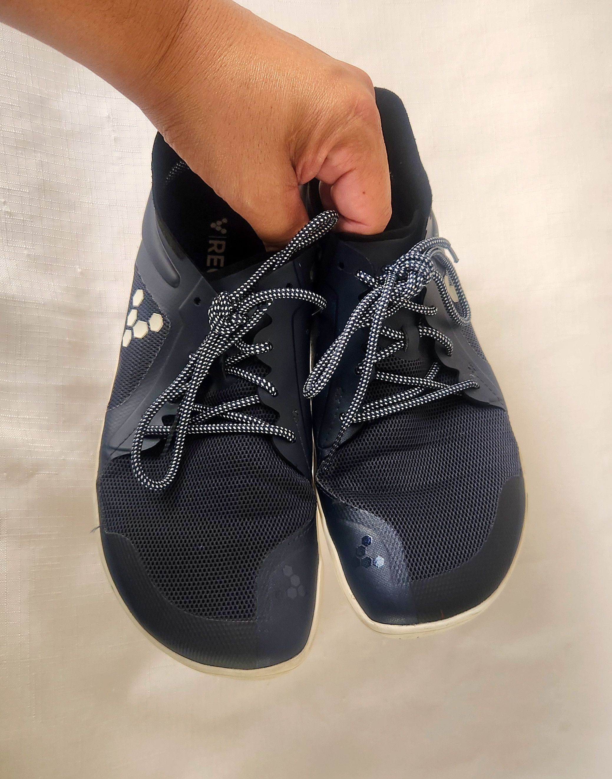 Vivobarefoot Vivobarefoot Primus Lite III Navy Blue and white SZ 40 US 7 Size US 7 / EU 40 - 2 Thumbnail