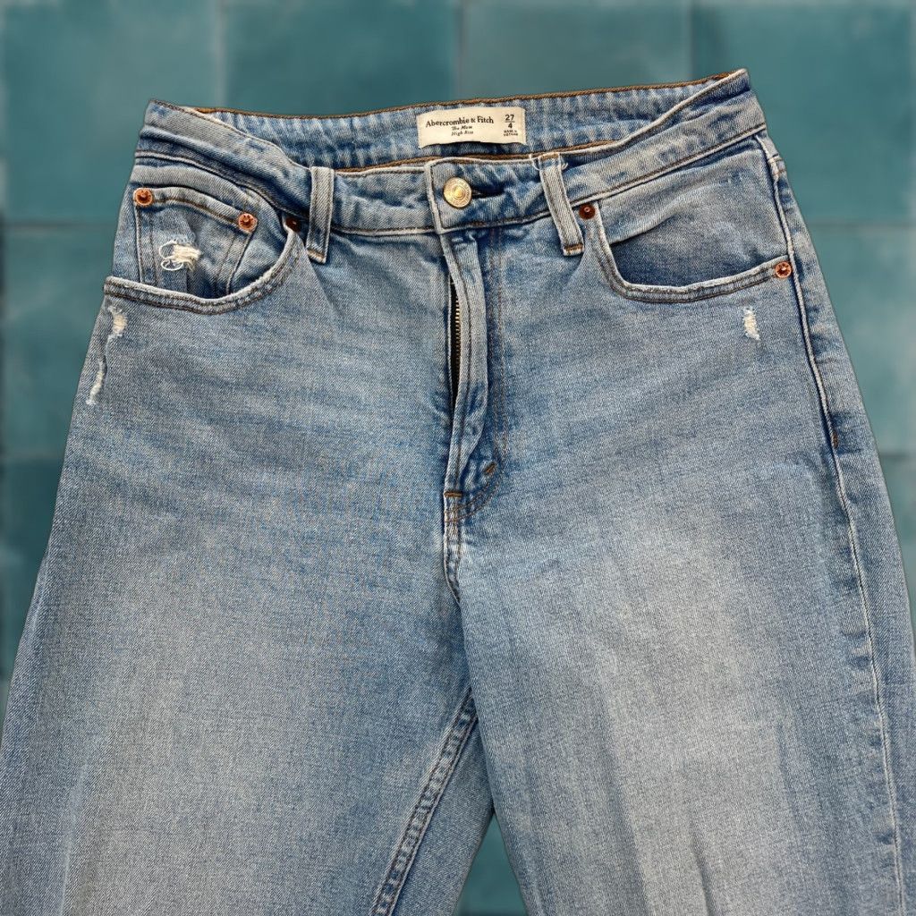 Abercrombie & Fitch Abercrombie & Fitch Curve Love Mom Jeans Women's 27/4 High Rise Blue Distressed Jeans Size 27" / US 4 / IT 40 - 1 Thumbnail